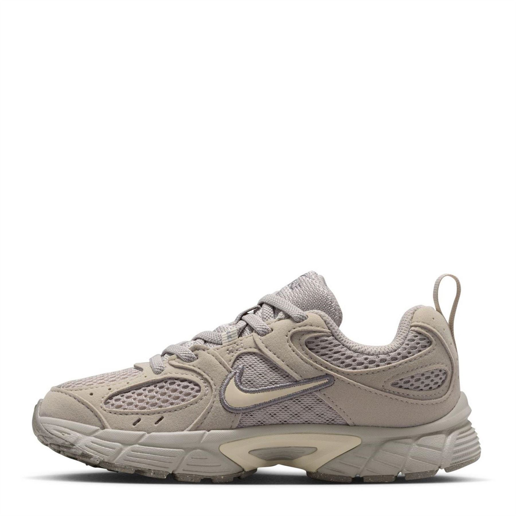 Nike V5 Rnr Lace Up Low Top Sneakers