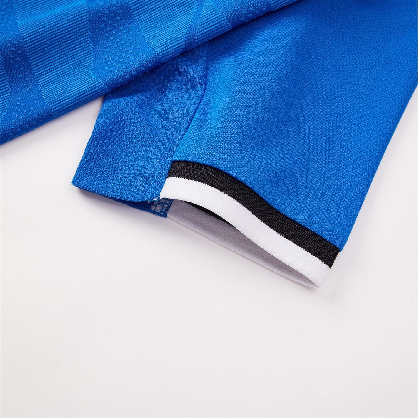 Kelme Regular Fit Raglan Sleeve V-Neck T-Shirt