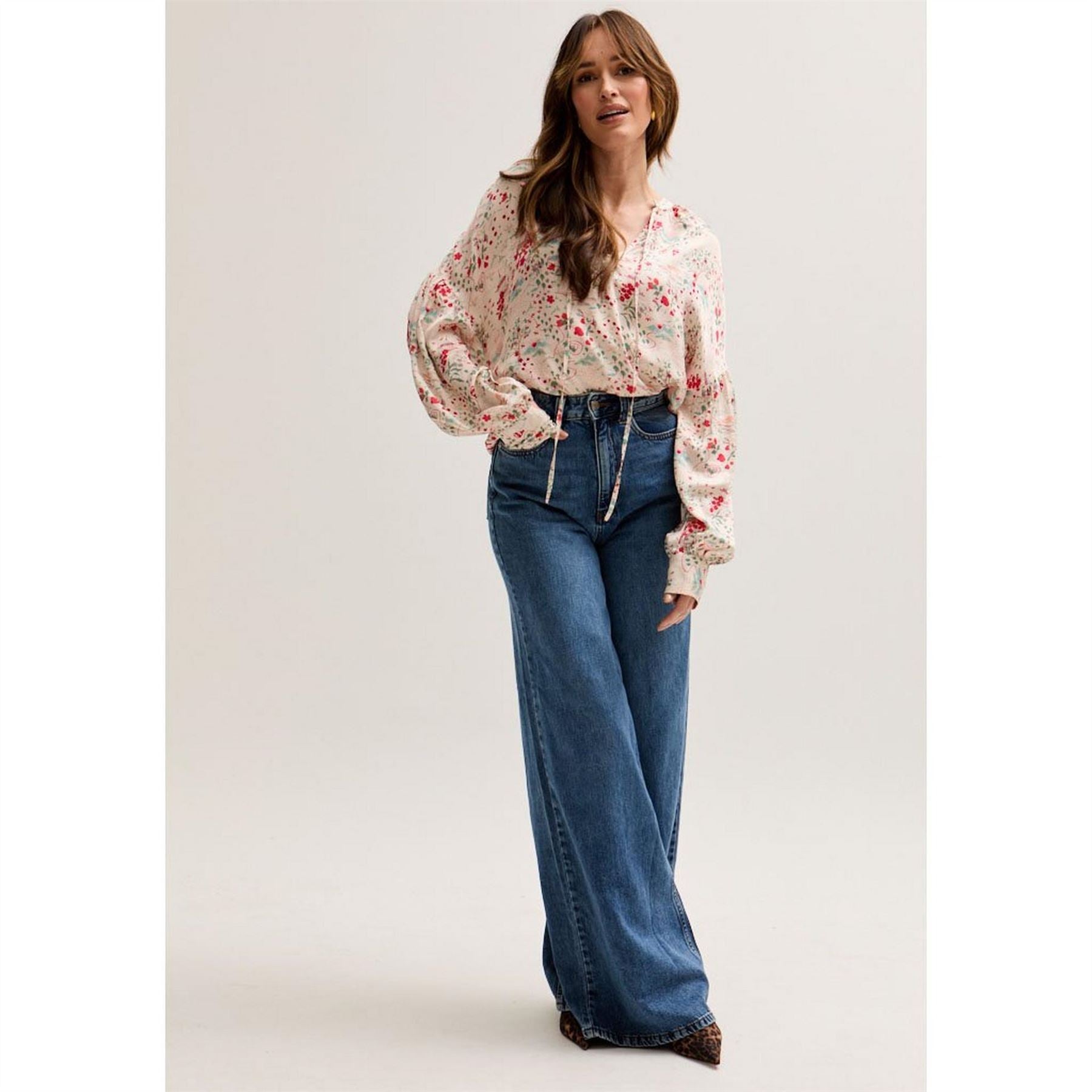 Lily and Lionel Billowy Sleeves Wishing Well Print Blouse In Multi