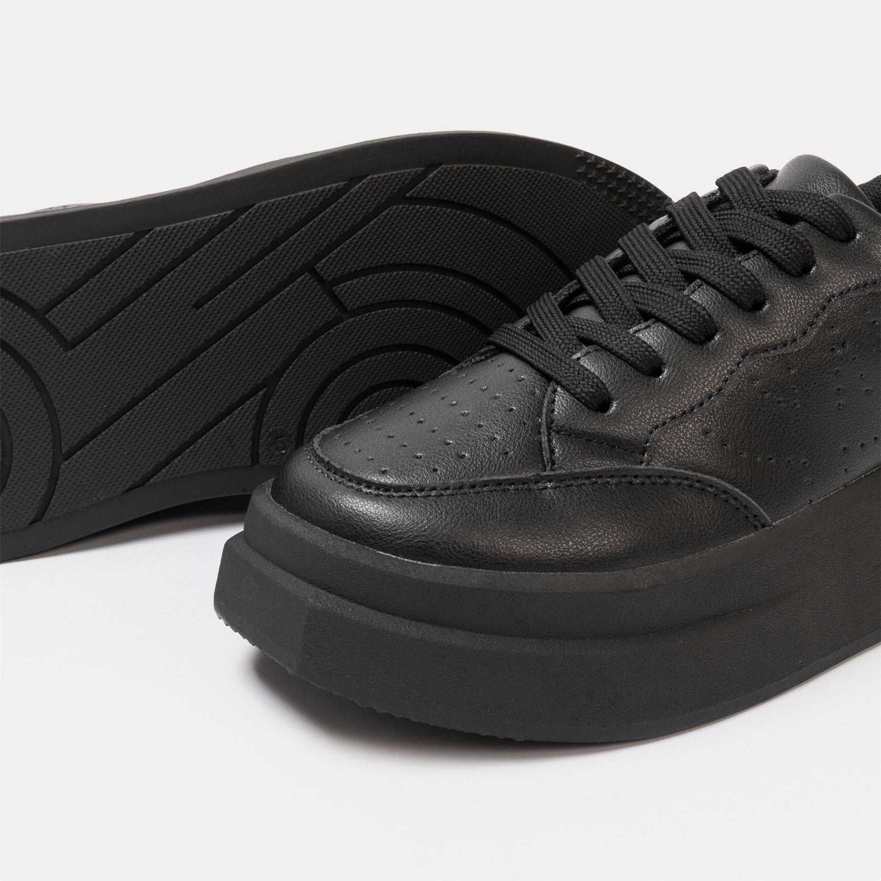 Kappa Ari Trainers