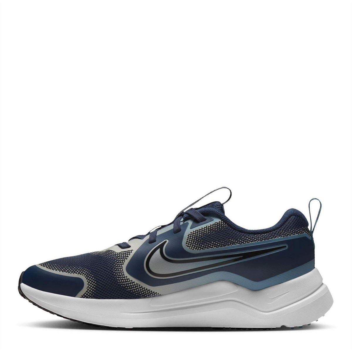 Nike Cosmic Runner Low Top Sneakers