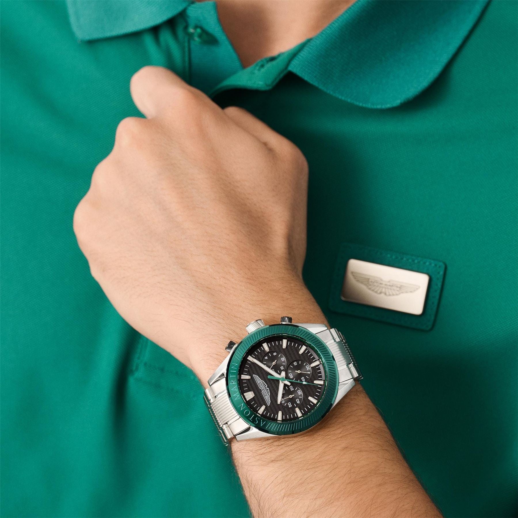 Aston Martin Bond Street Sn62 Racing Steel Bracelet Analogue Watch