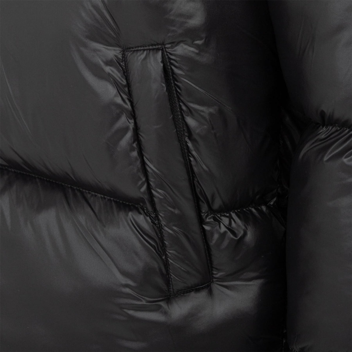Loyalti Shadow Short Puffer Jacket