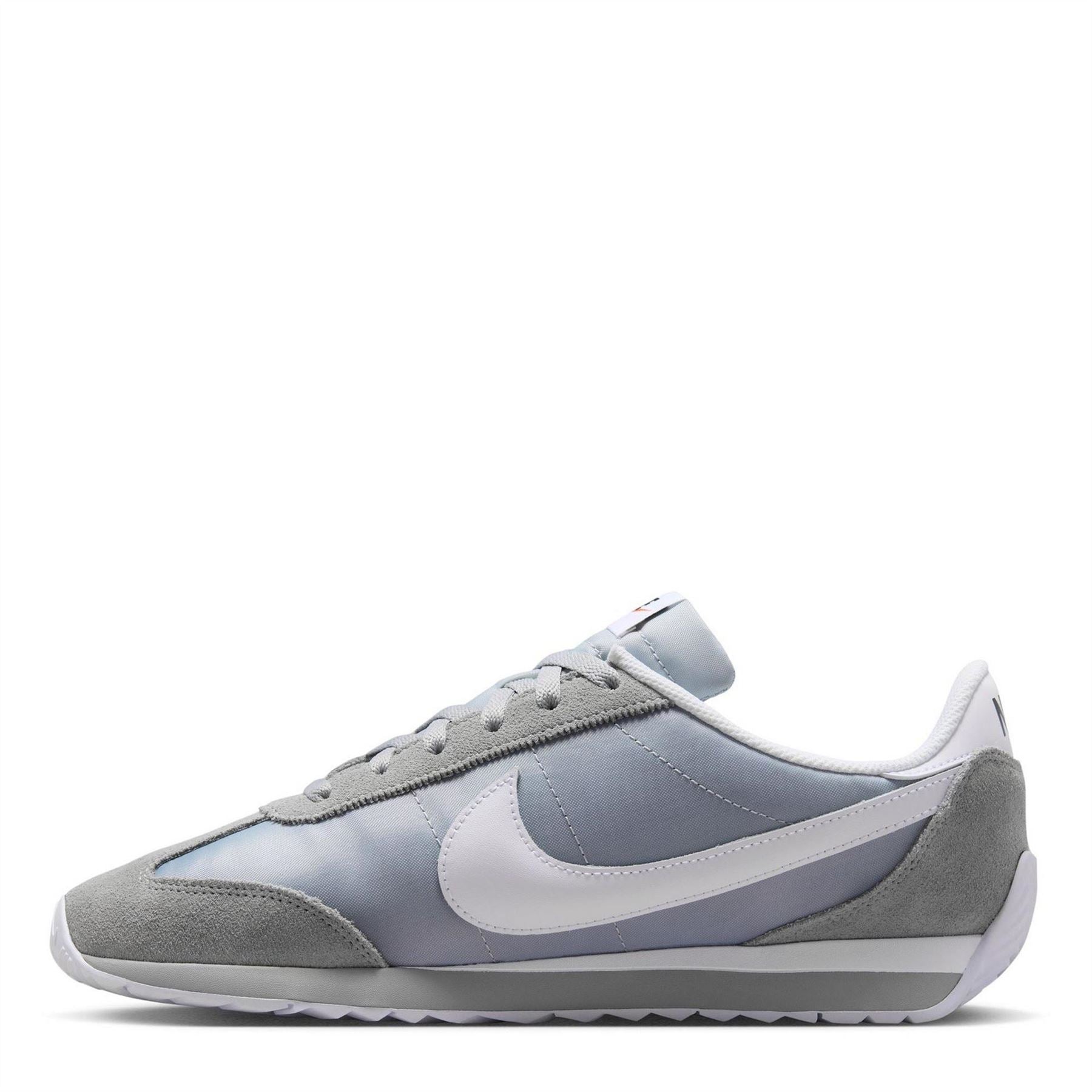 Nike Low Heel Round Toe Low Top Sneakers