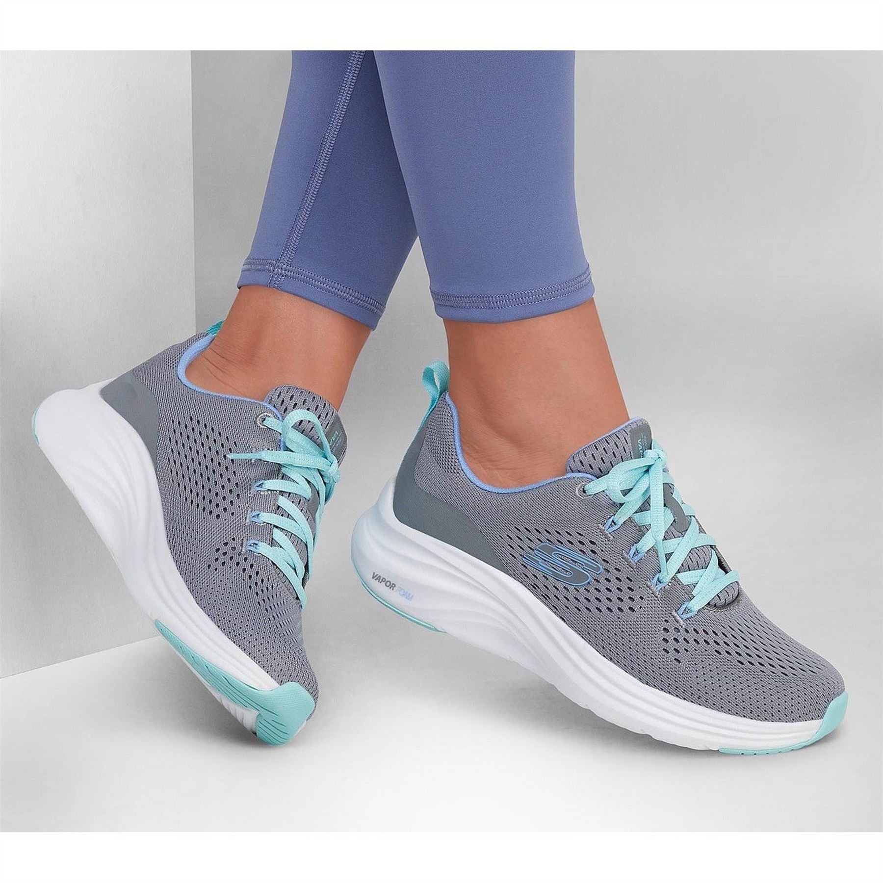 Skechers Womens Vapor Foam Fresh Trend Runners