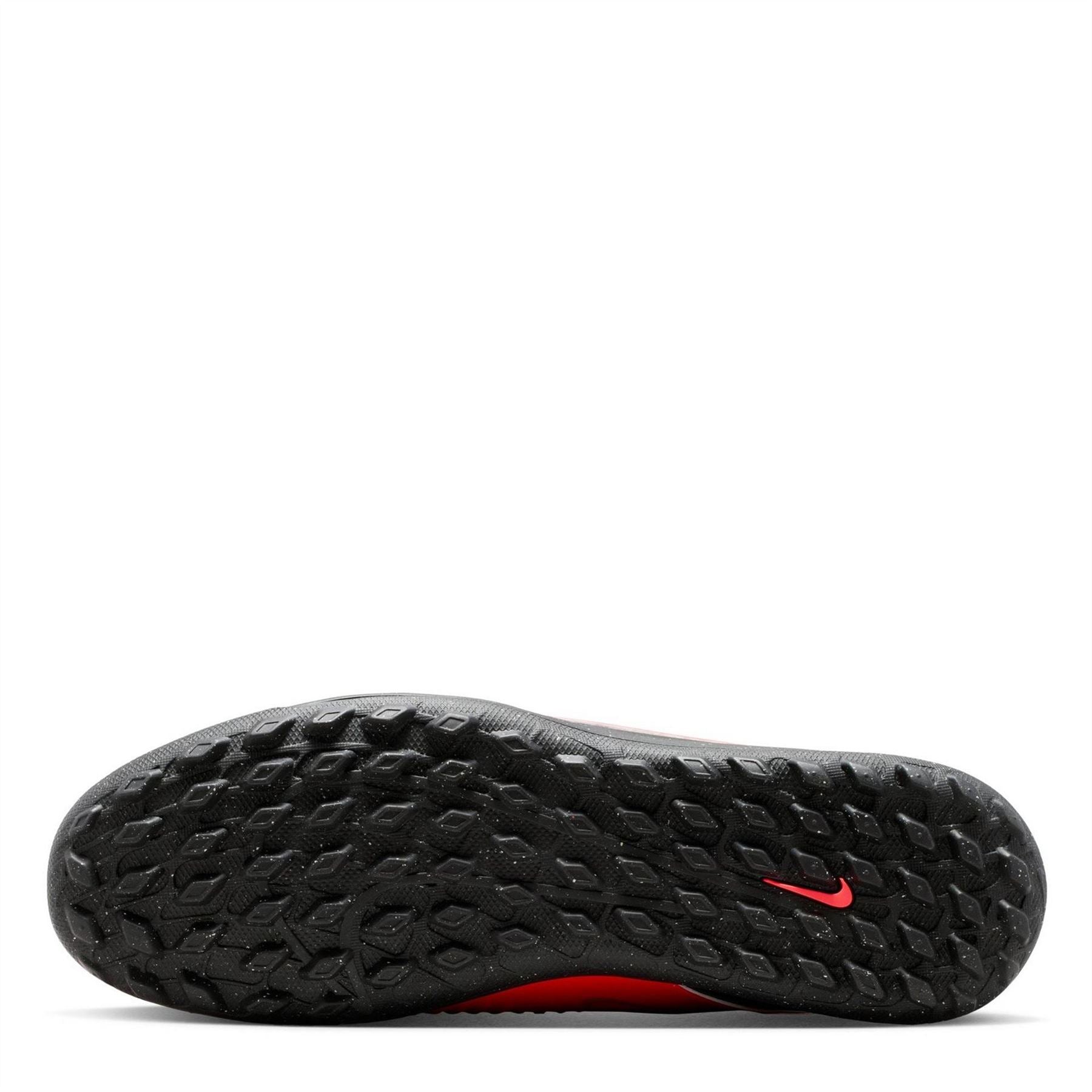 Nike Phantom 6 Low Club Adults Astro Turf Football Boots