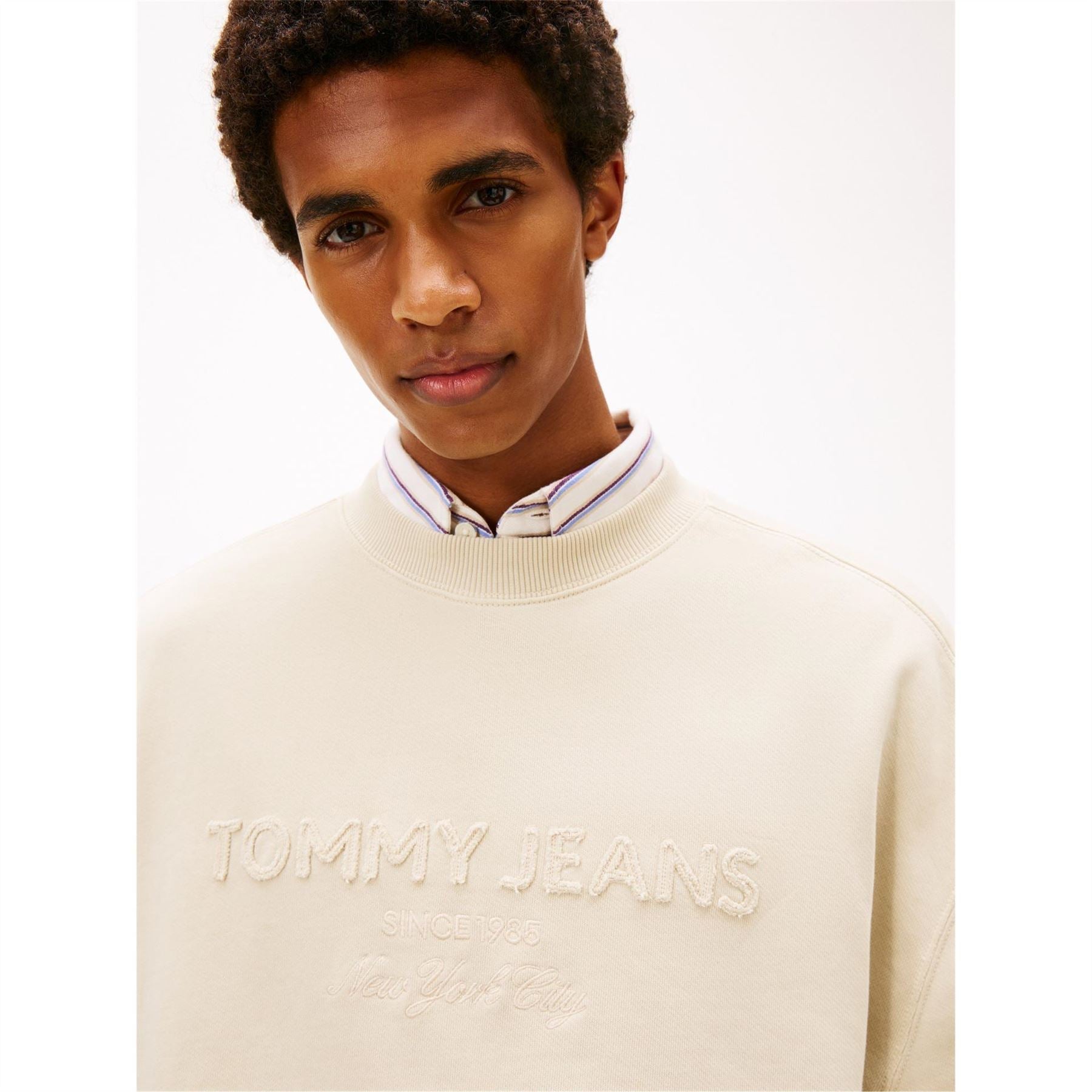 Tommy Jeans Embroidered Crew Neck Ribbed Collar Long Sleeve Sweatshirt