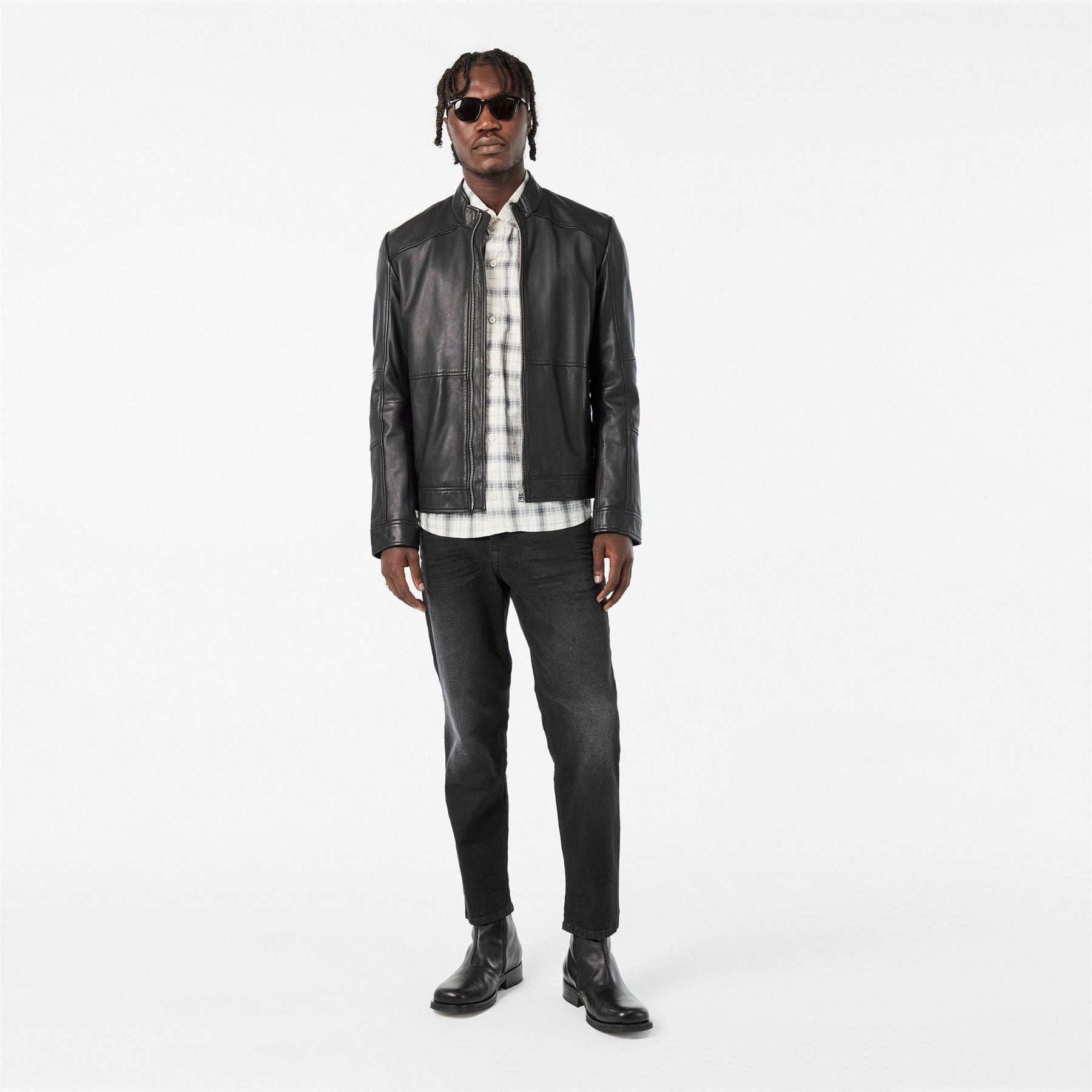 Diesel Five Pocket Tapered Fit Jeans