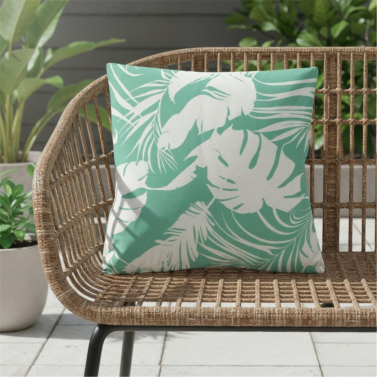 Streetwize Cushion   Bali Pattern