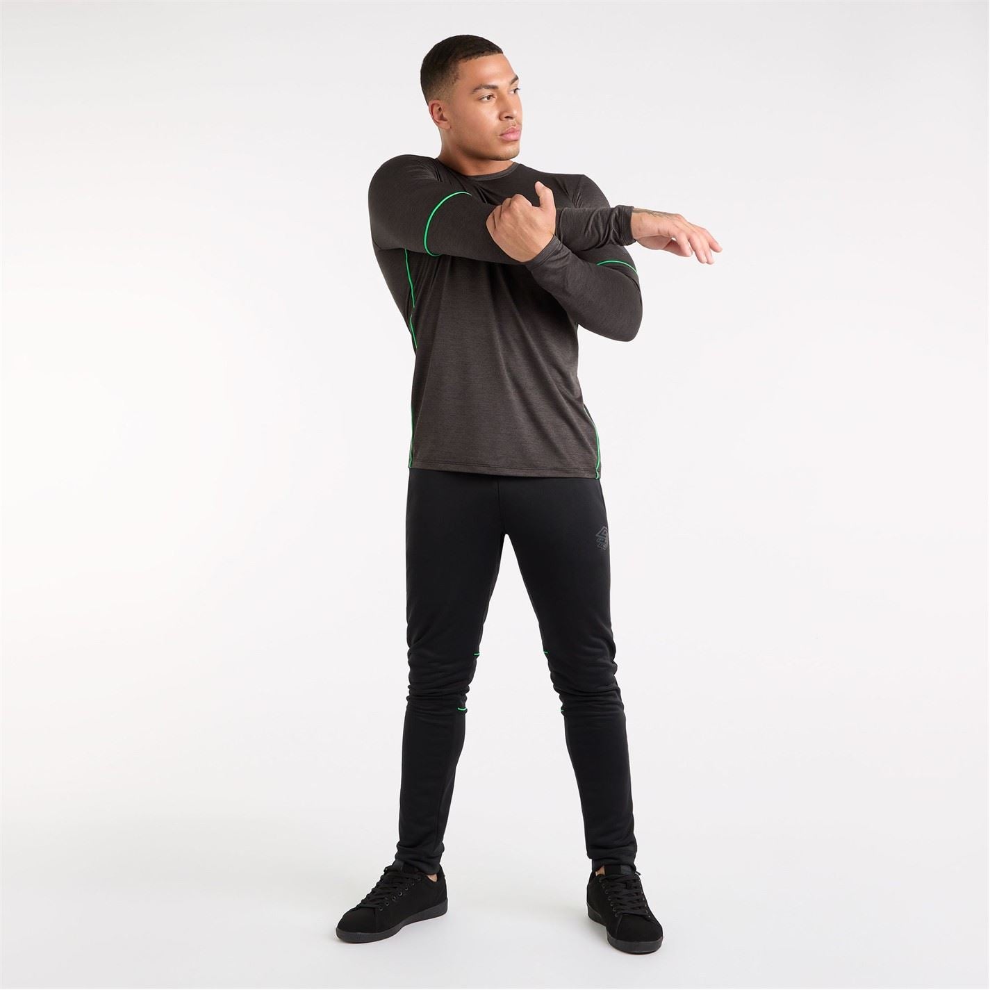 Umbro Crew Neck Regular Fit Long Sleeve T-Shirt
