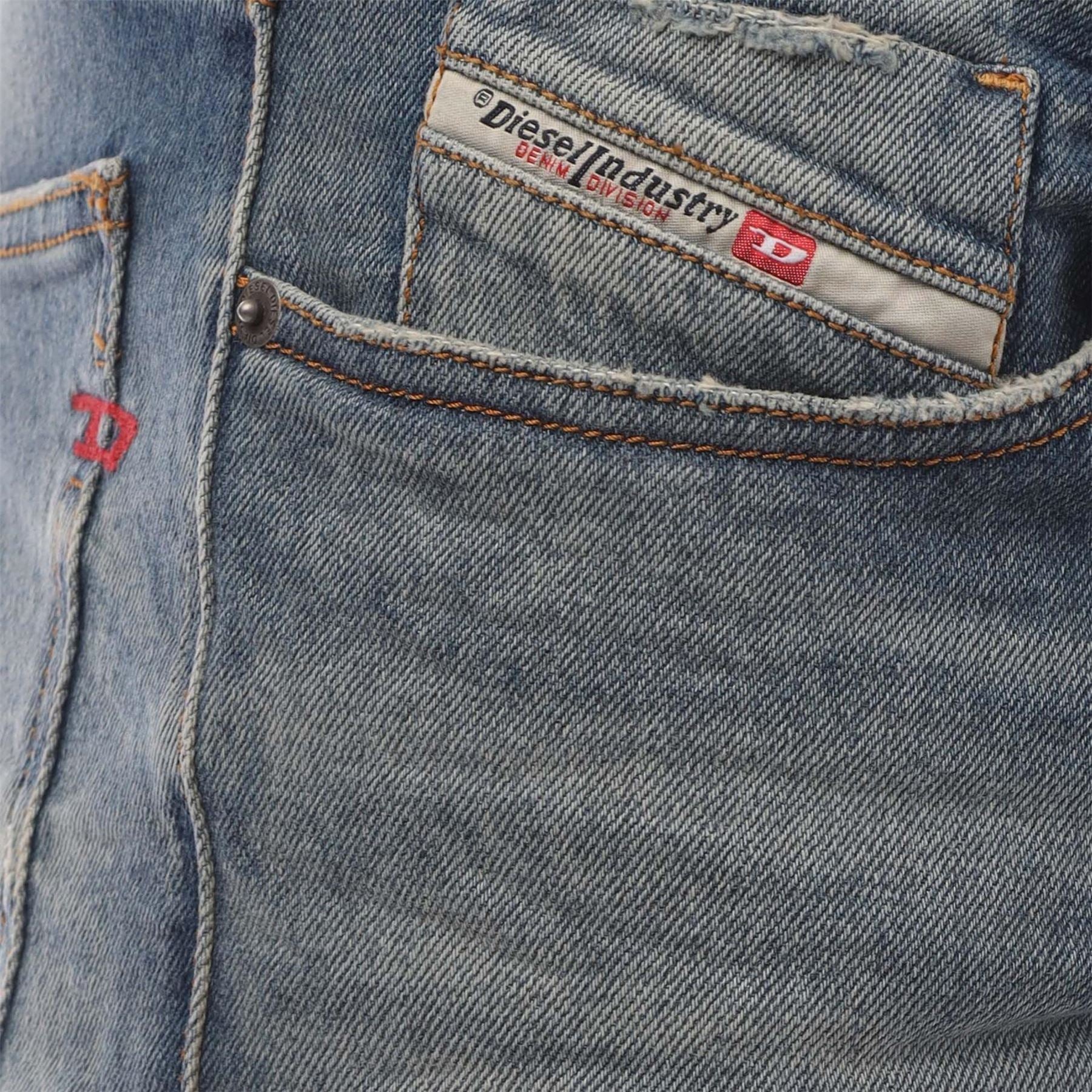 Diesel 2019 D Strukt