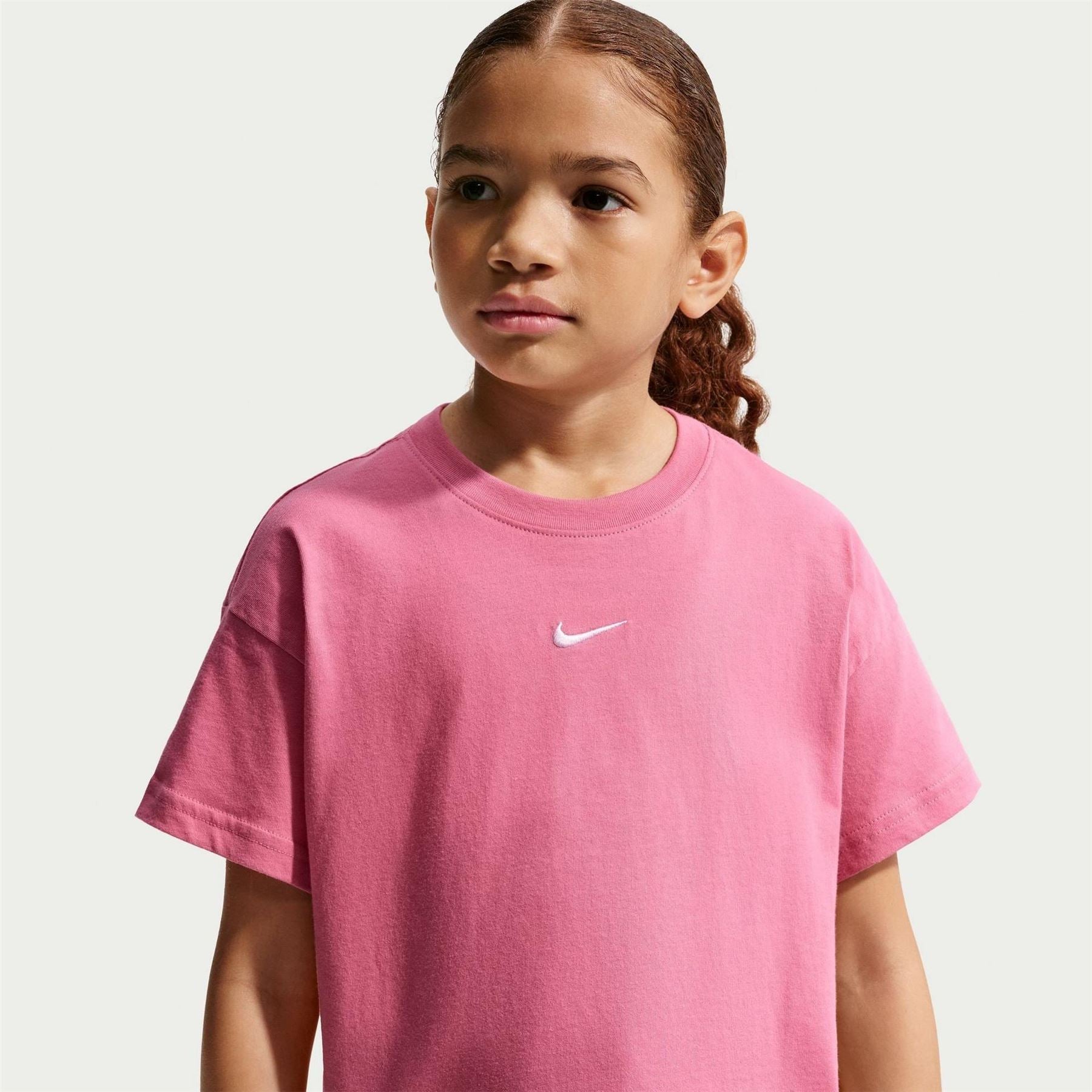 Nike Sportswear Big Kids (girls) T-Shirt
