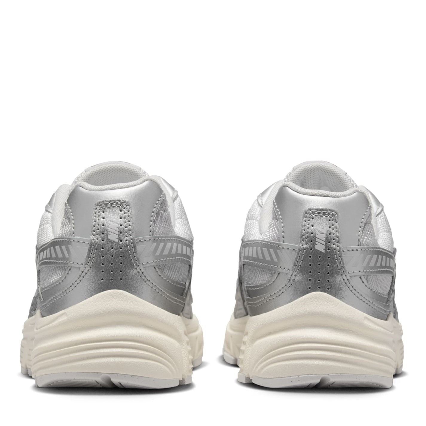 Nike Womens Initiator Running Shoe