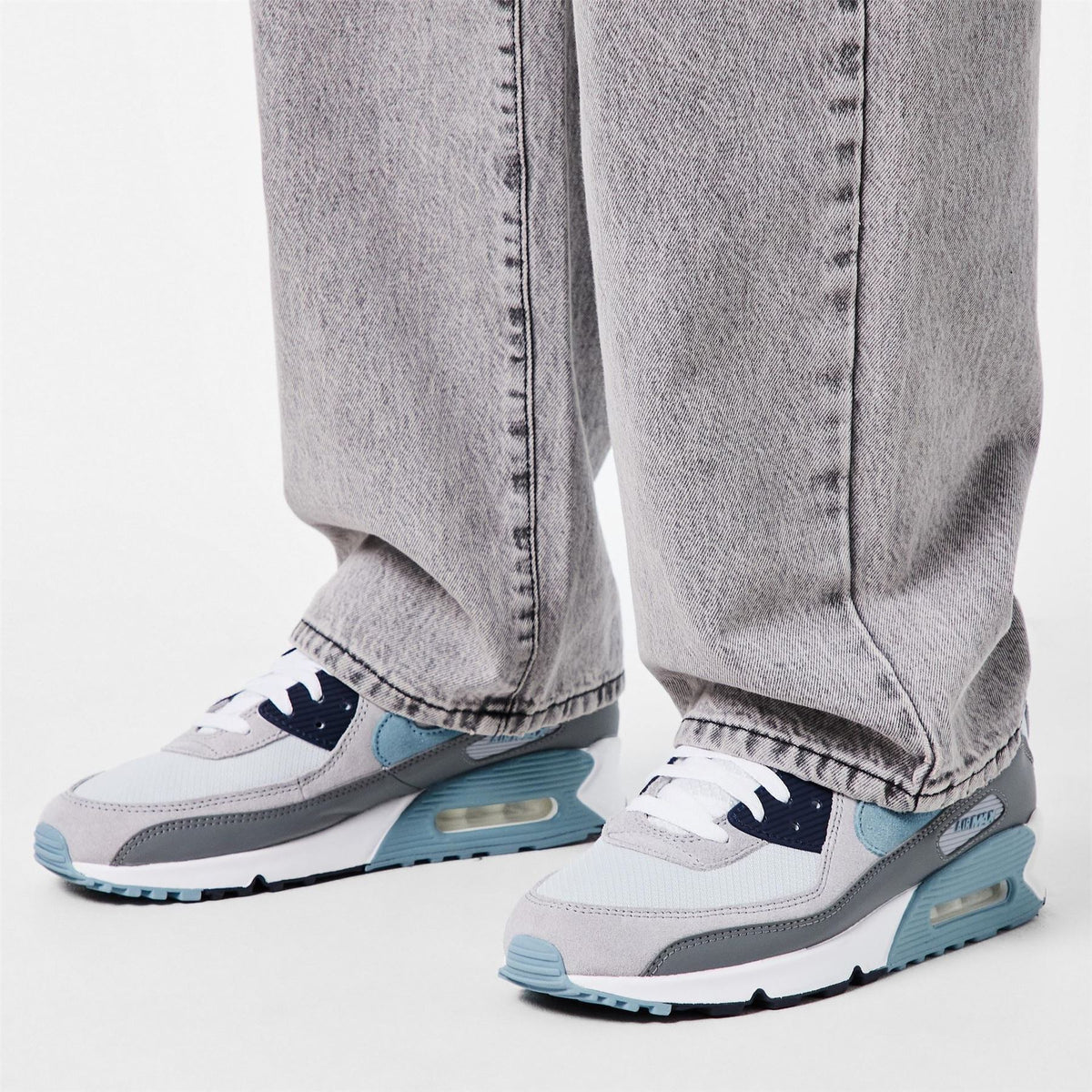 Nike Mens Air Max 90 Trainers