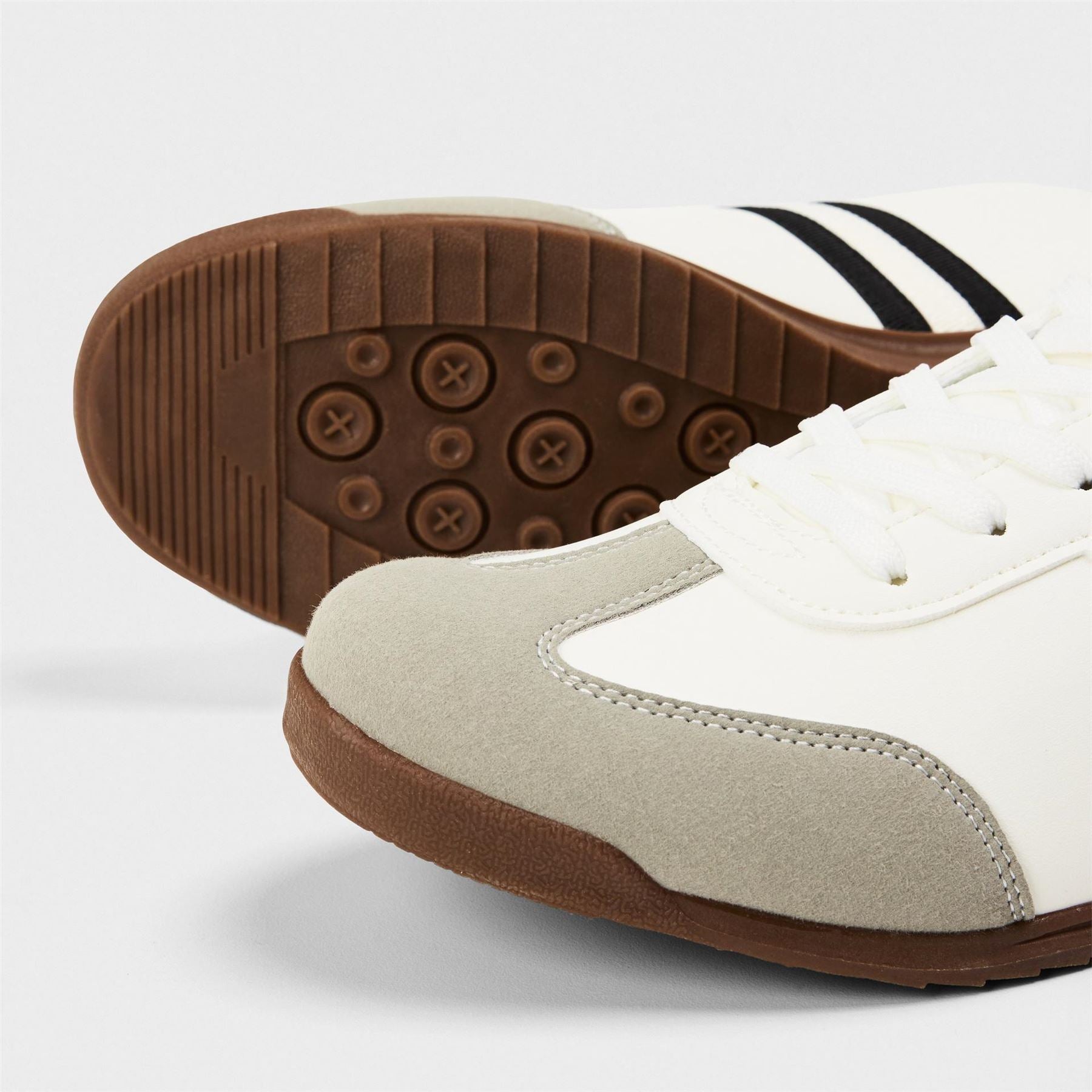 Lambretta Round Toe Stripe Patterned Flat Heel Trainers