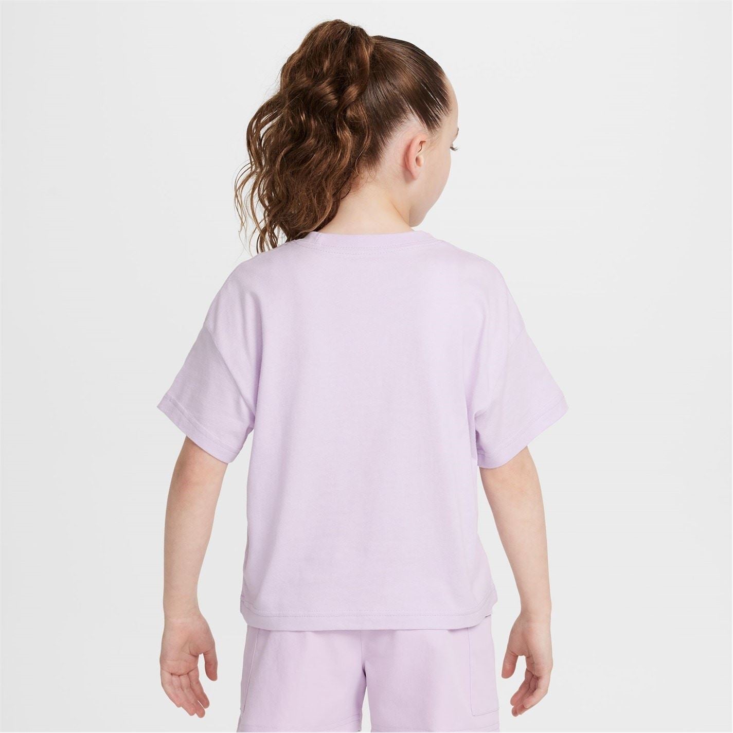 Nike Sportswear Big Kids (girls) T-Shirt