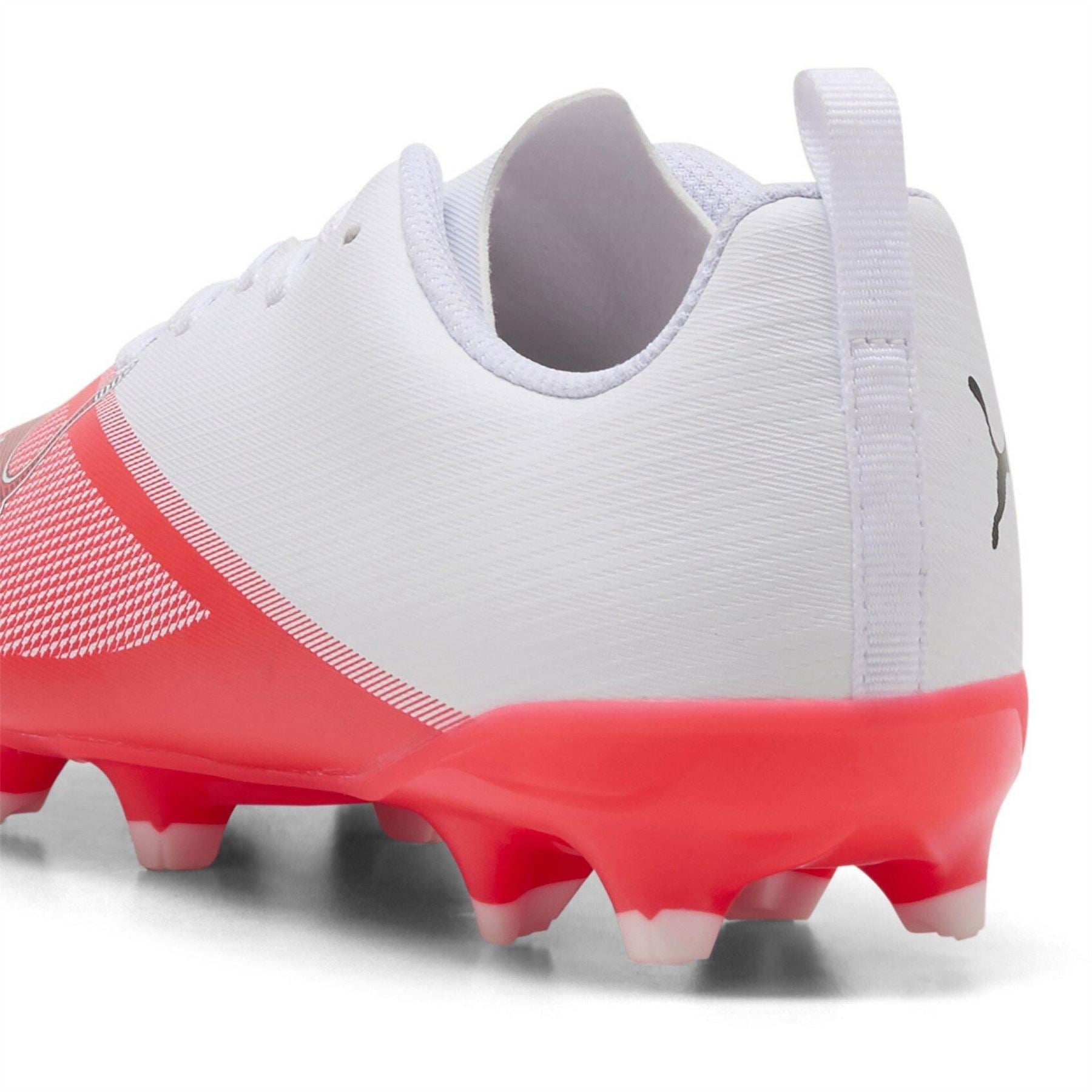 Puma Ultra 7.4 Low Top Firm Ground Sneakers