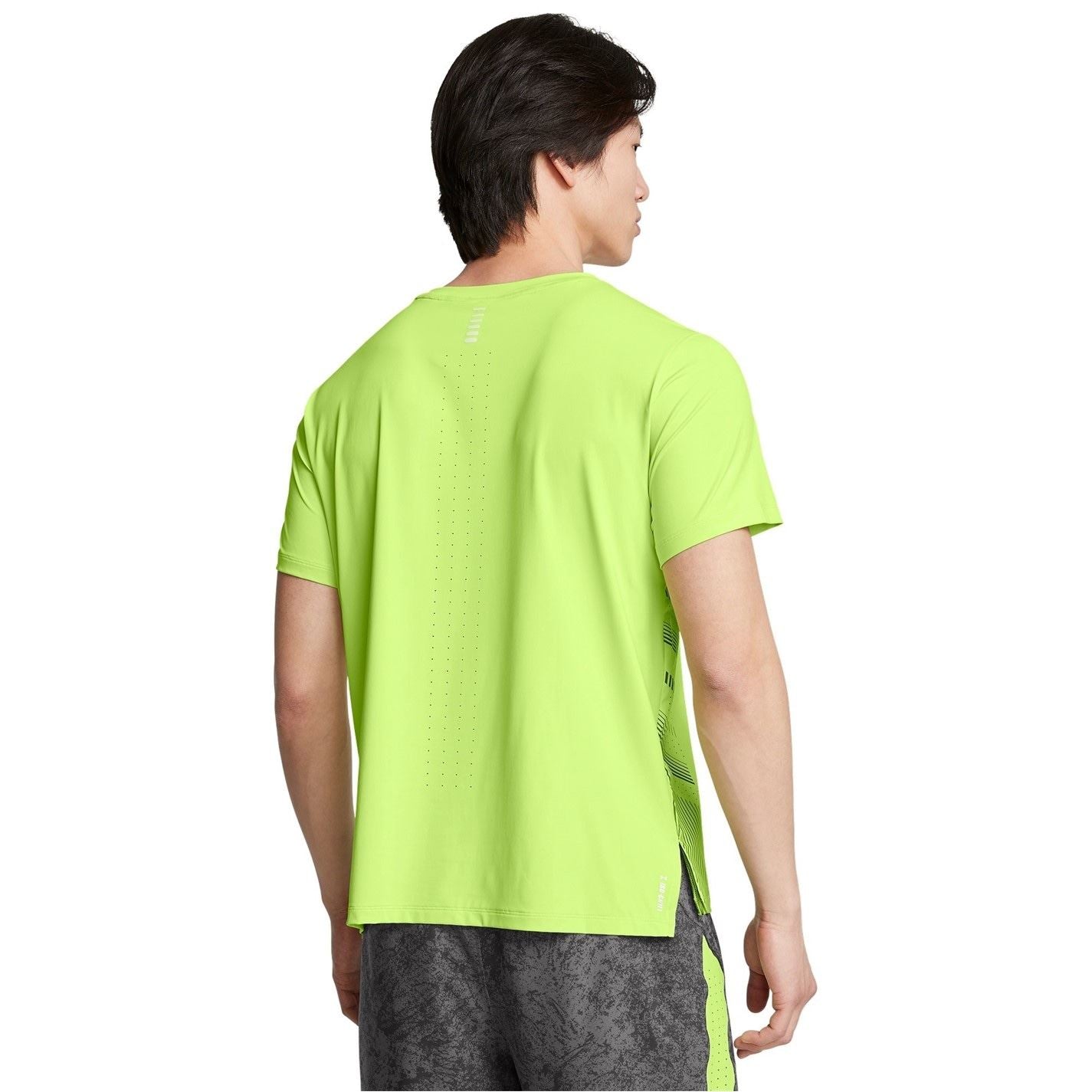 Under Armour Mens Launch Elite Graphic T-Shirt.