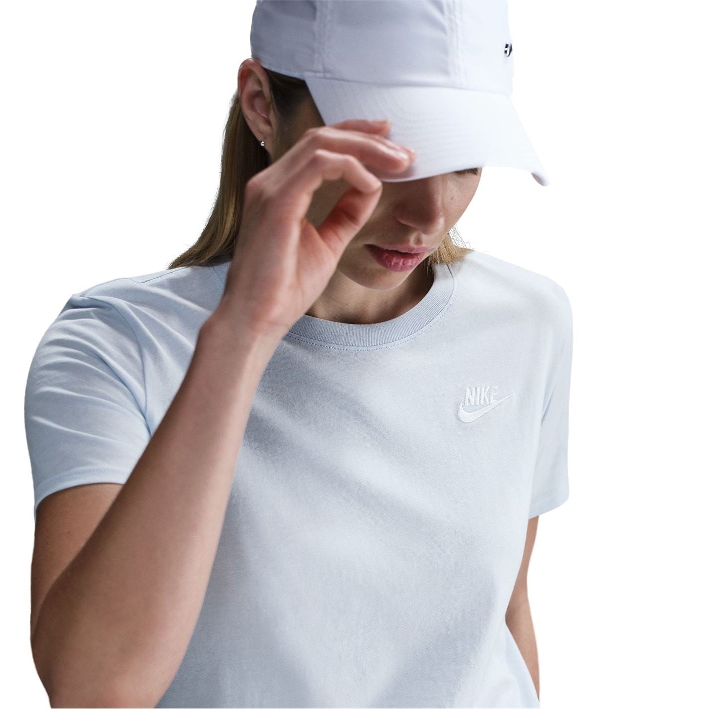 Nike Womens Sportswear Club T-Shirt