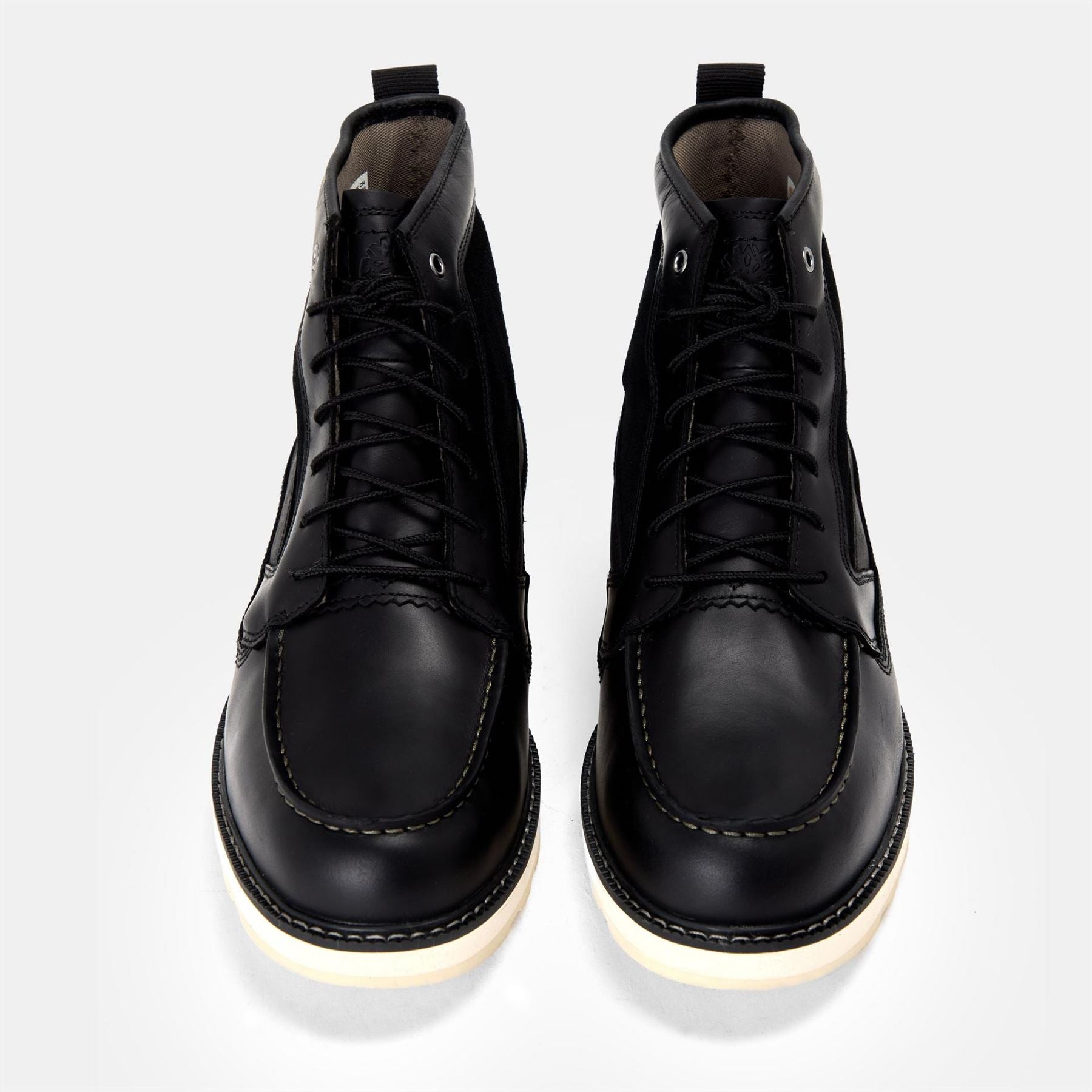 Timberland Britton Mills Lace-Up Chukka Boots Engraved Logo