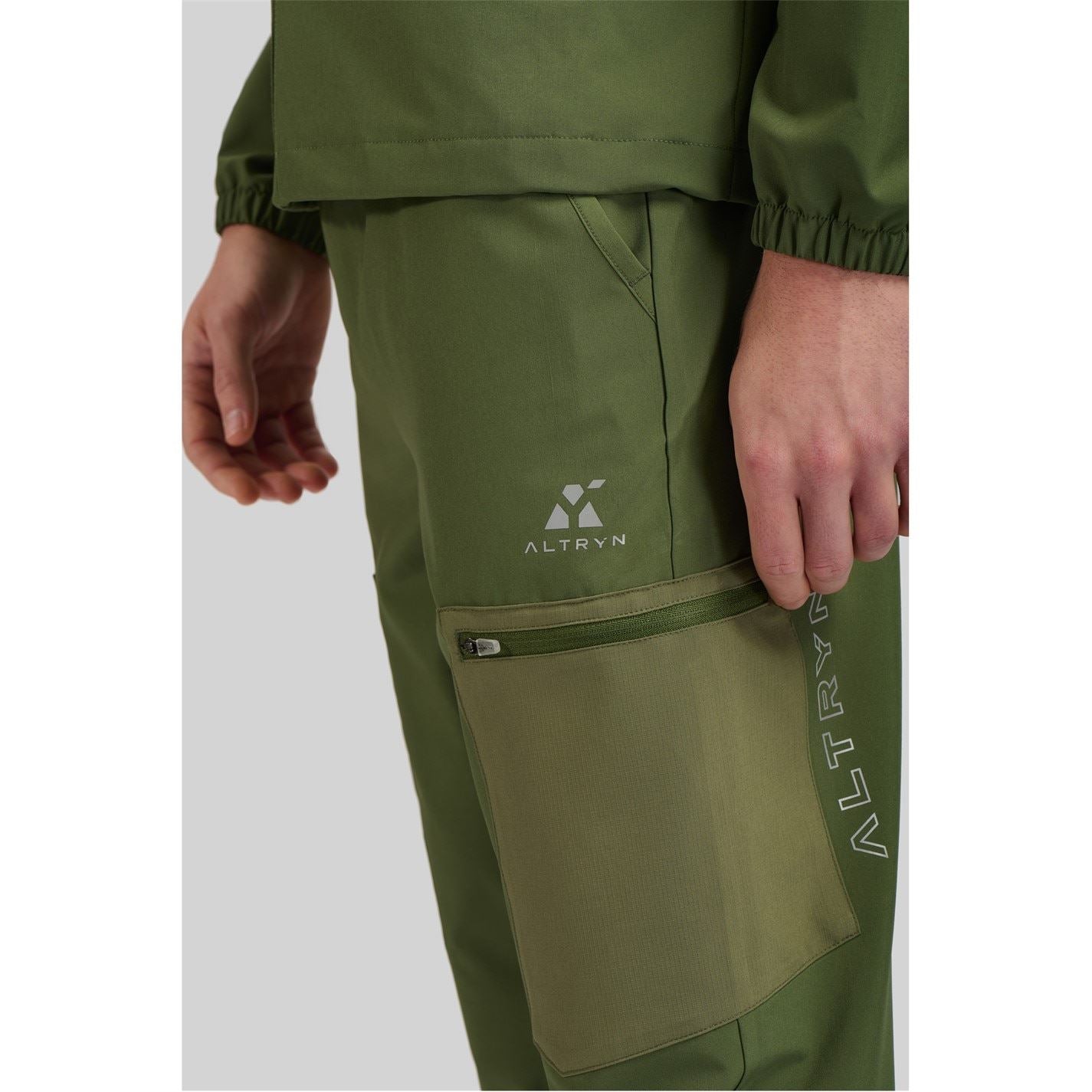 ALTRYN Closed Hem Poly Joggers