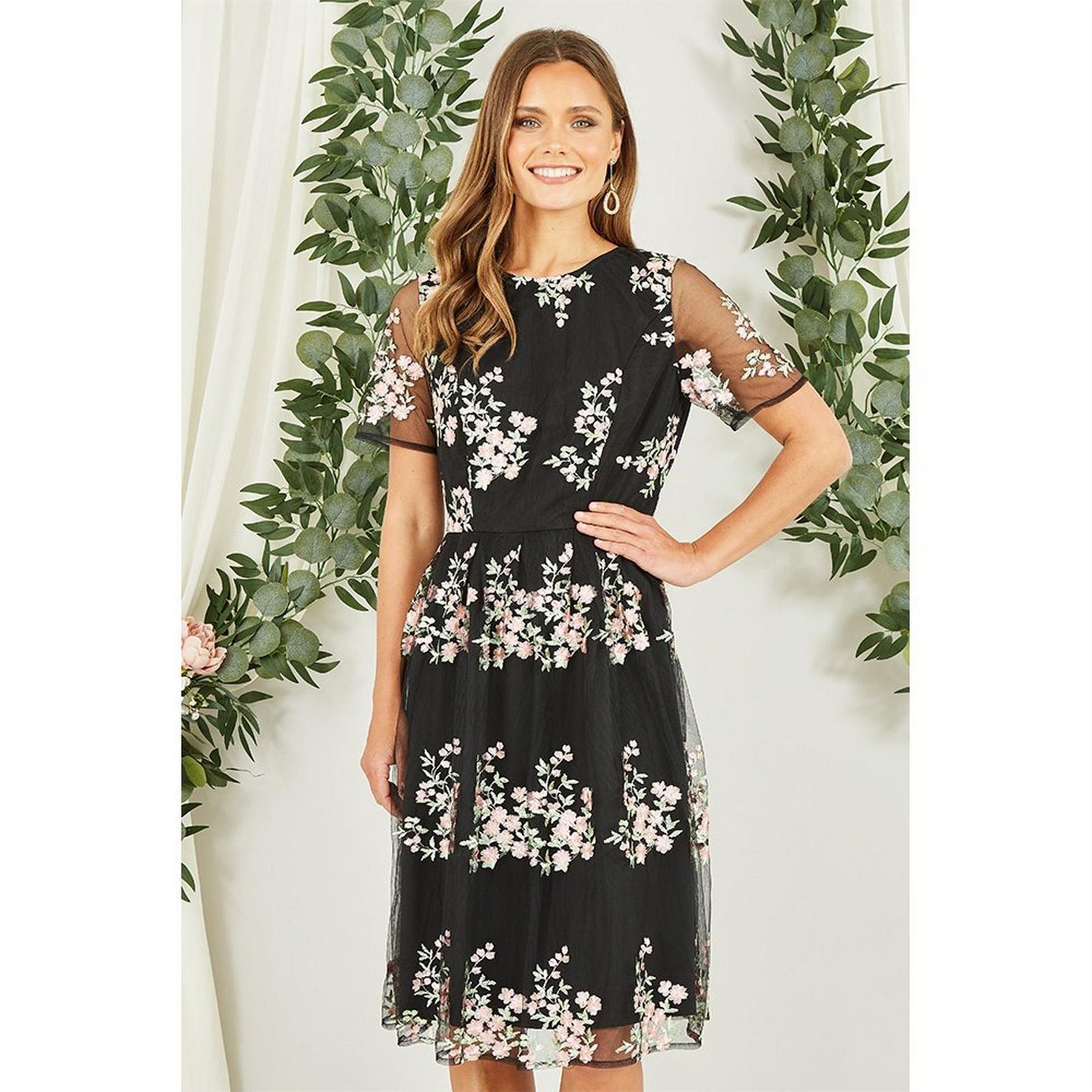 Yumi Embroidered Floral Skater Dress