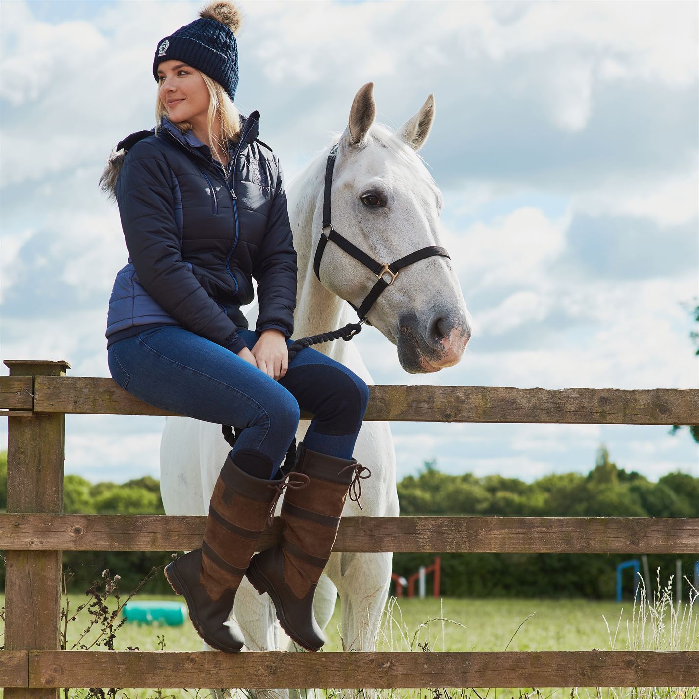 Requisite Economy Headcollar