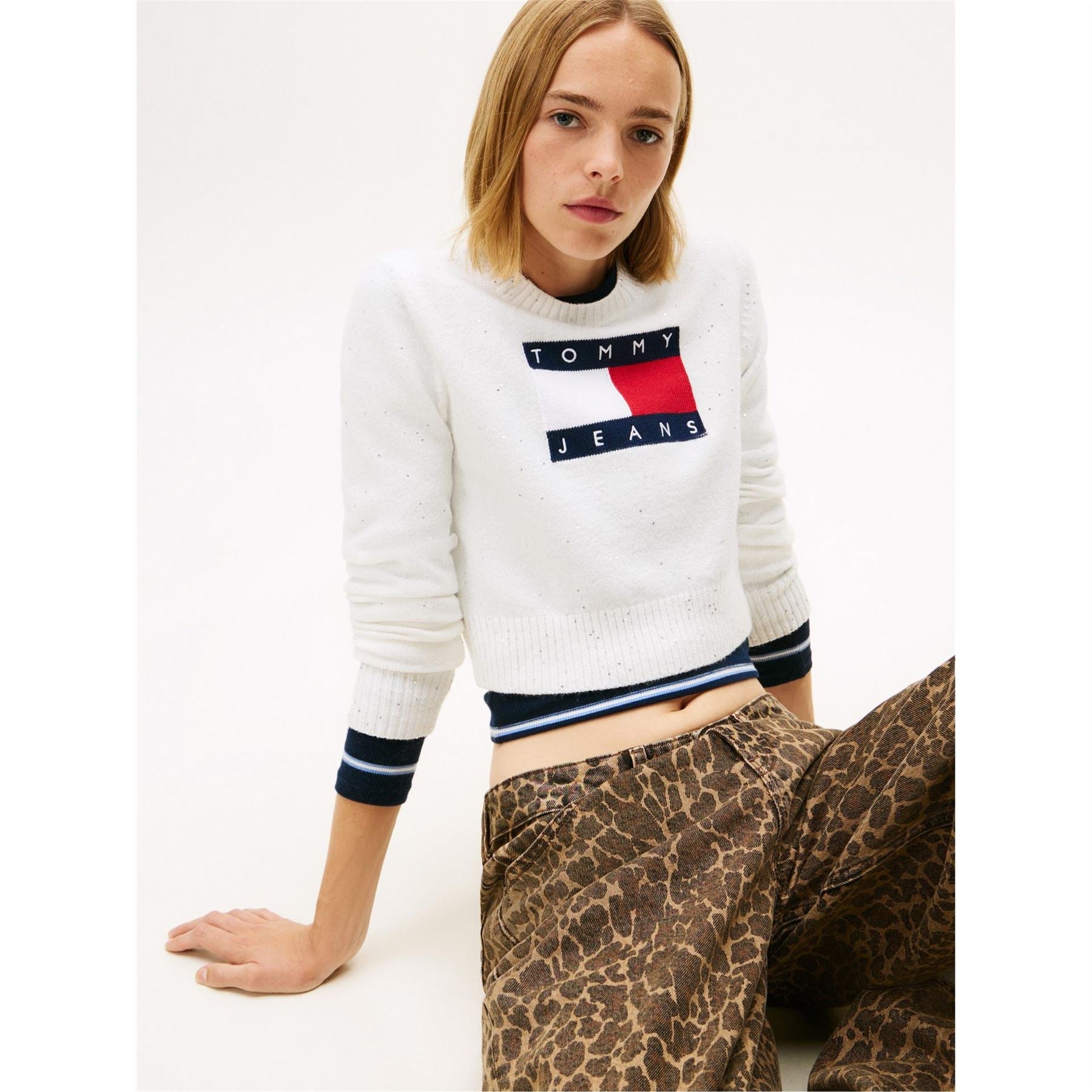 Tommy Jeans Embroidered Crew Neck Ribbed Collar Long Sleeve Sweater