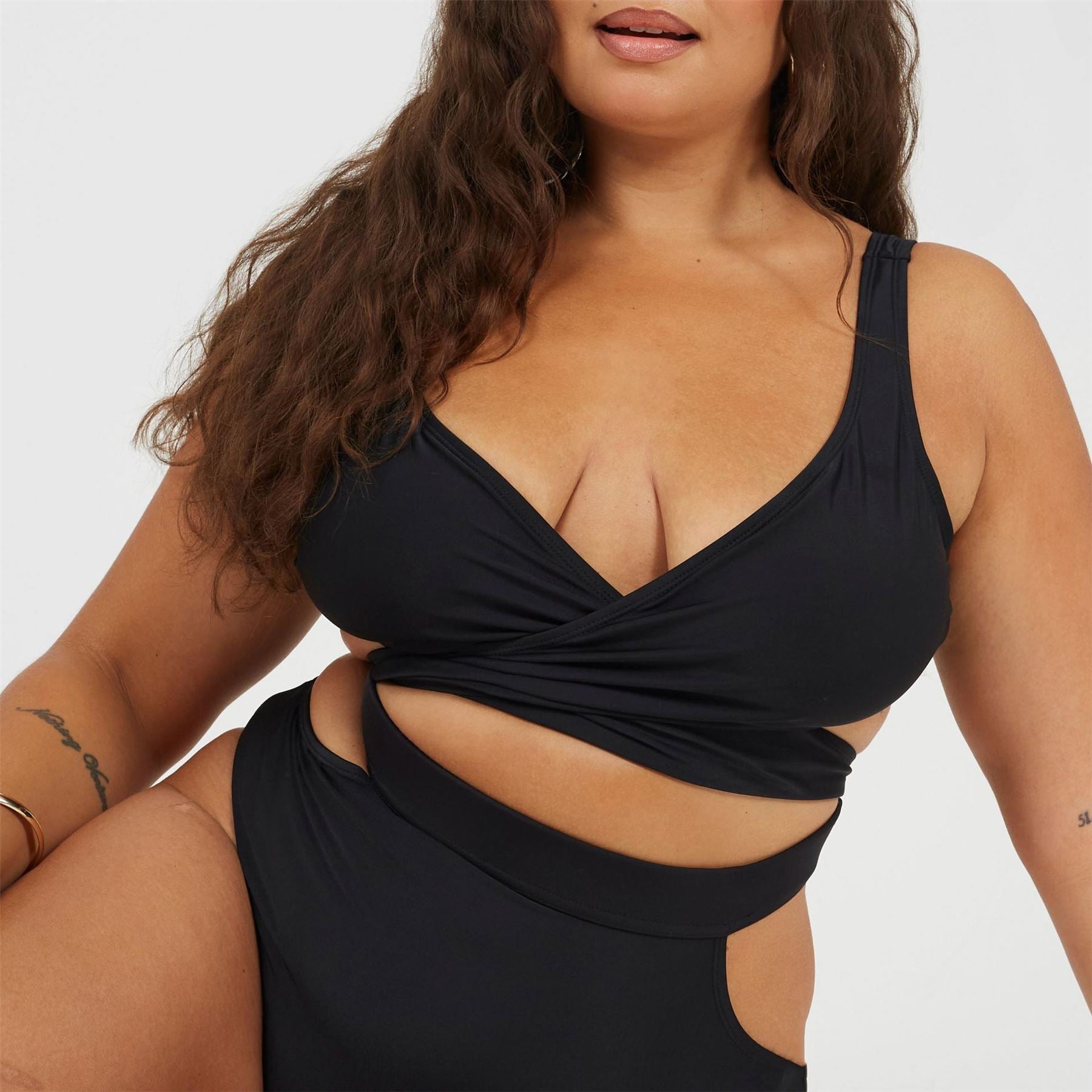 Brave Soul Size Plunge Bikini Top With Wrap Around Straps