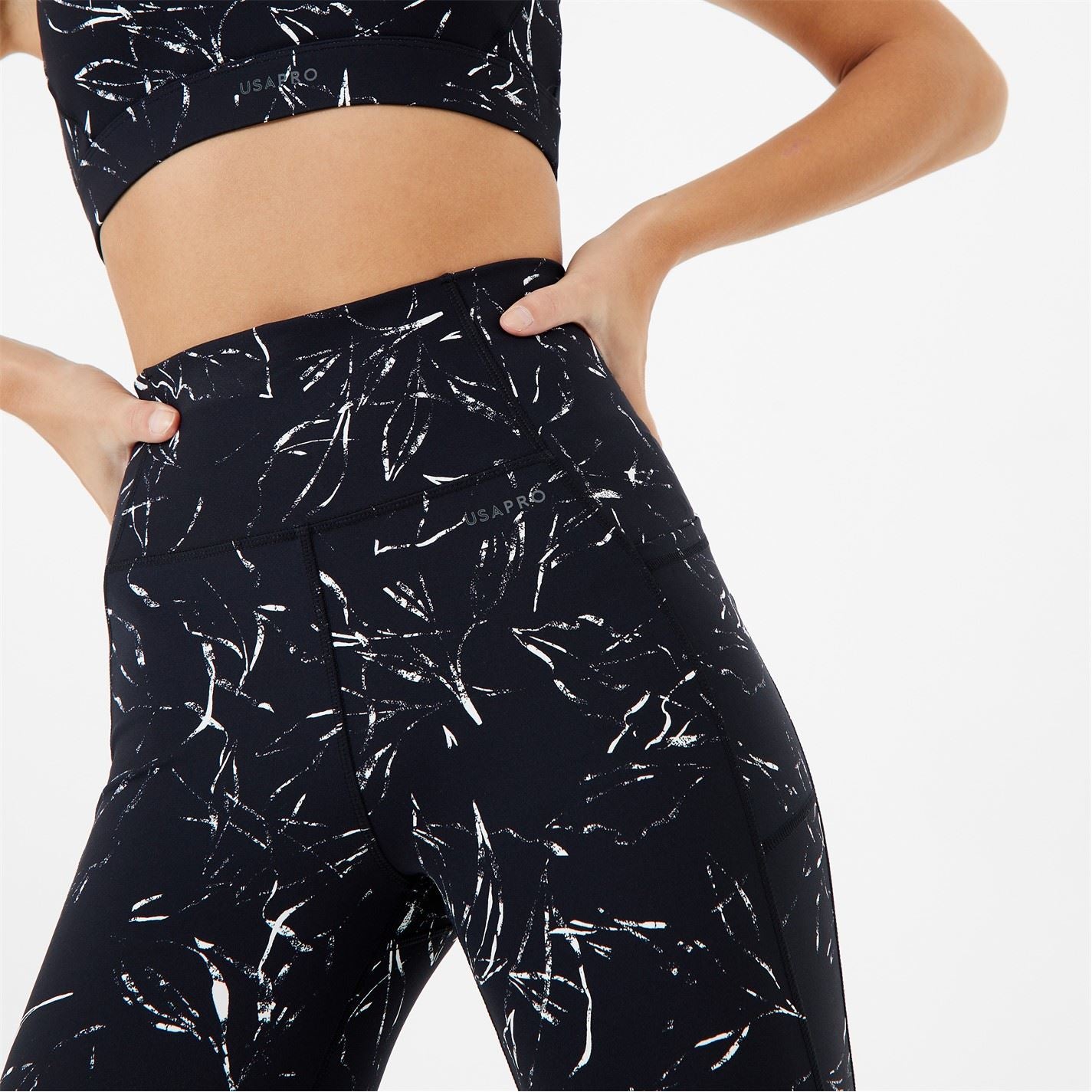 USA Pro High Rise Capri Cropped Leggings