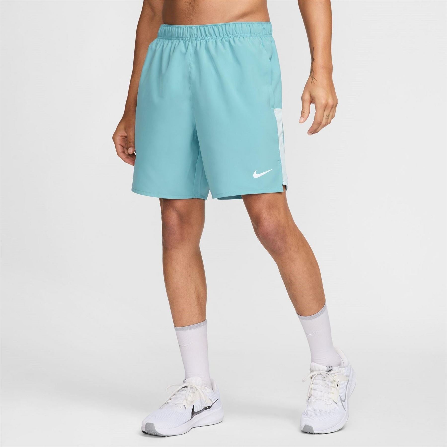 Nike Mens 7in Challenge Shorts