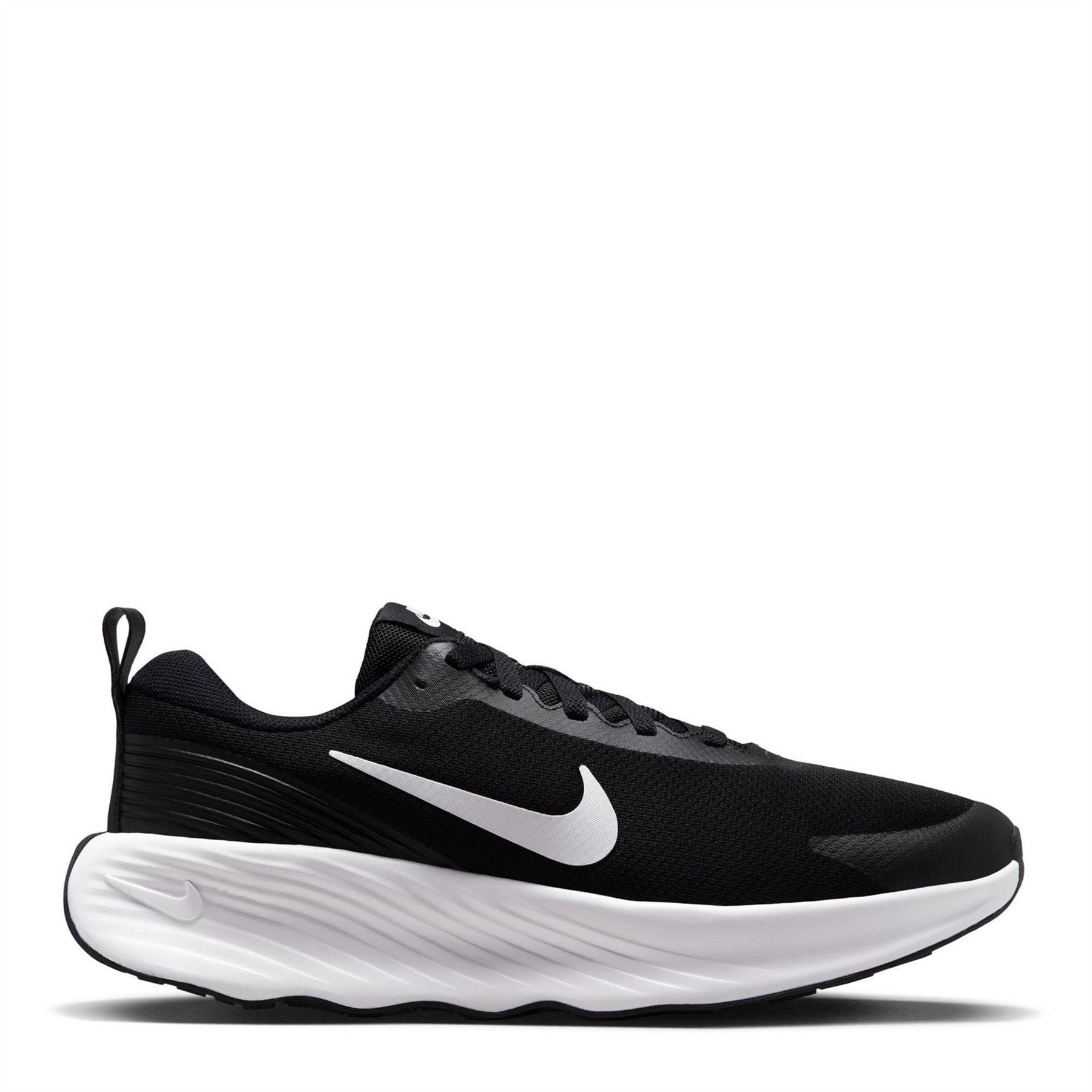 Nike Legend Essential 4 Low Top Trainers