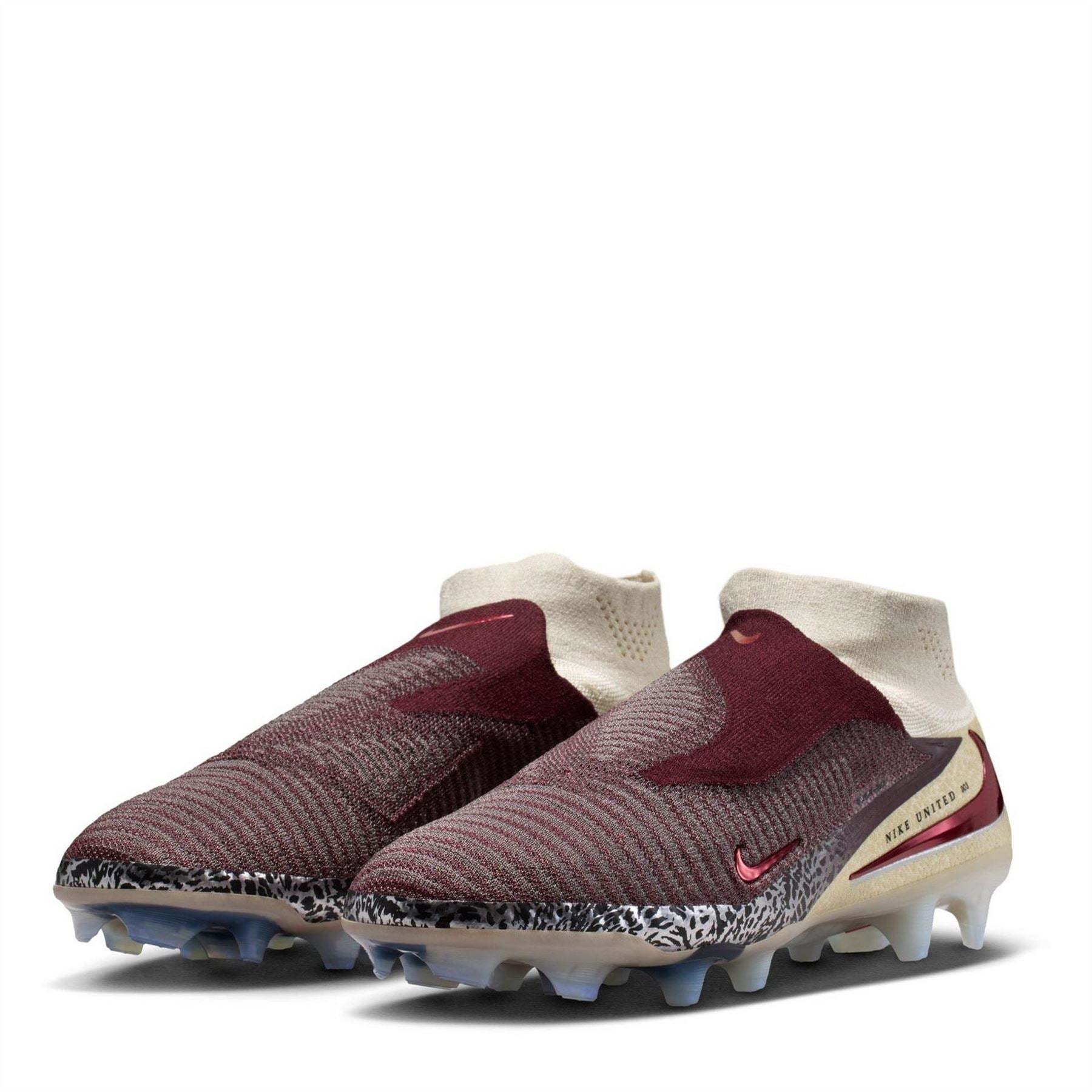 Nike Phantom 6 Low Elite Adults Firm Ground Football Boots