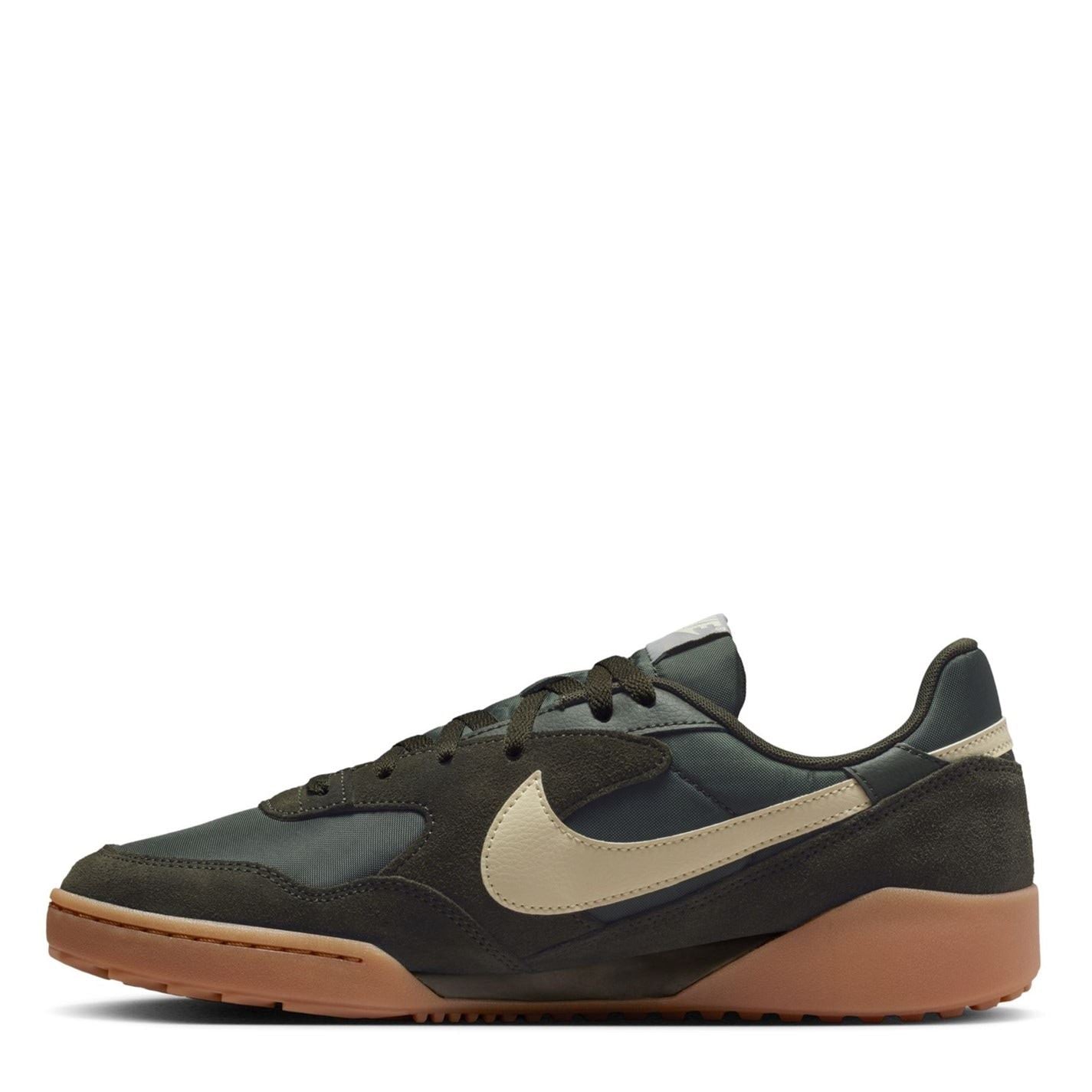 Nike Terra Manta SN54 Round Toe Low Top Sneakers