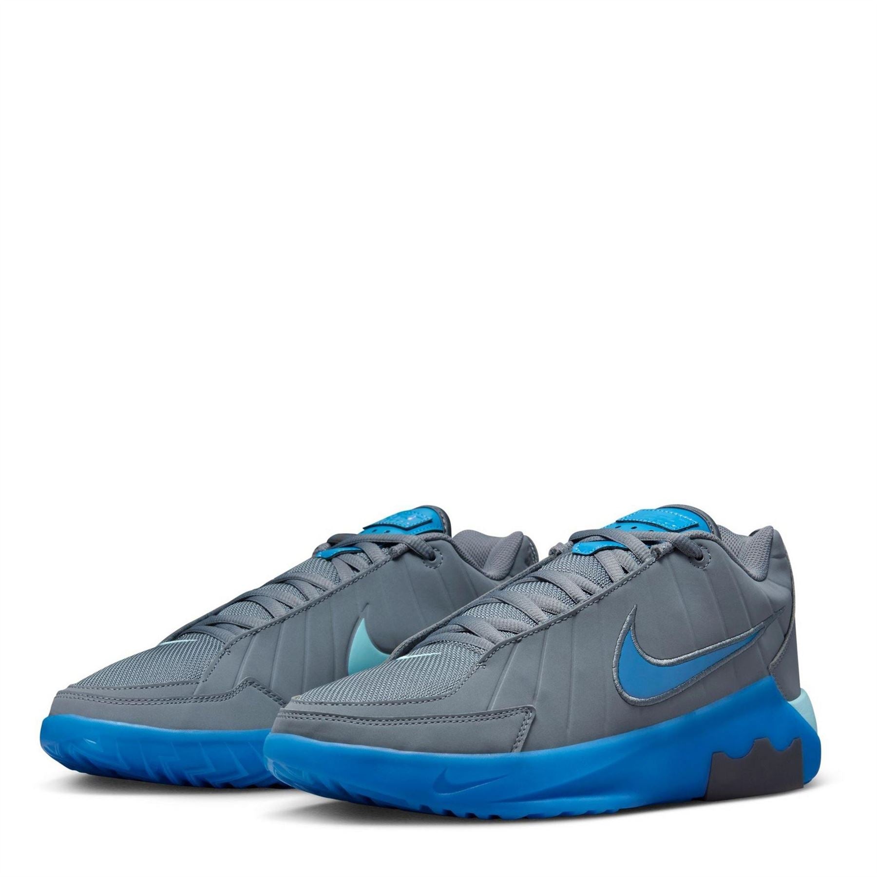 Nike Witness 9 Low Top Lace-Up Sneakers
