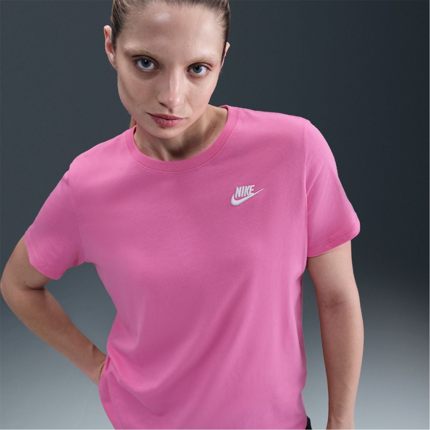 Nike Womens Sportswear Club T-Shirt