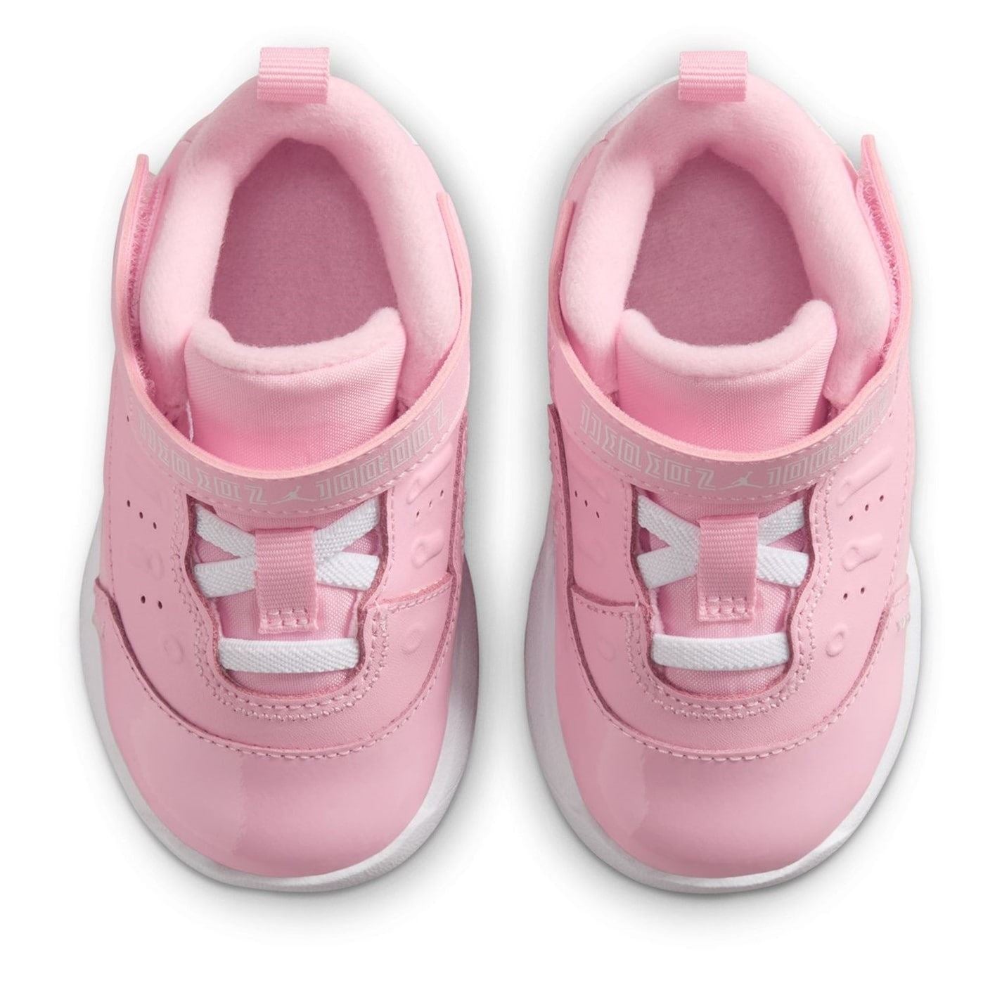 Air Jordan Max Aura 7 Mid Top Lace-Up Sneakers