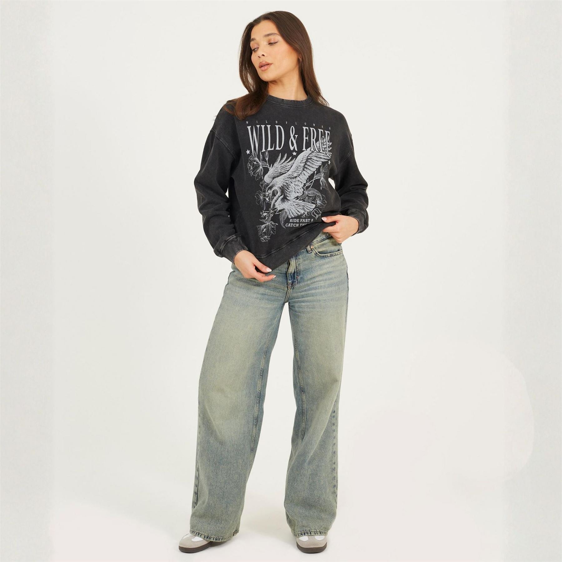 Brave Soul Womens Crew Neck Graphic Sweatshirt