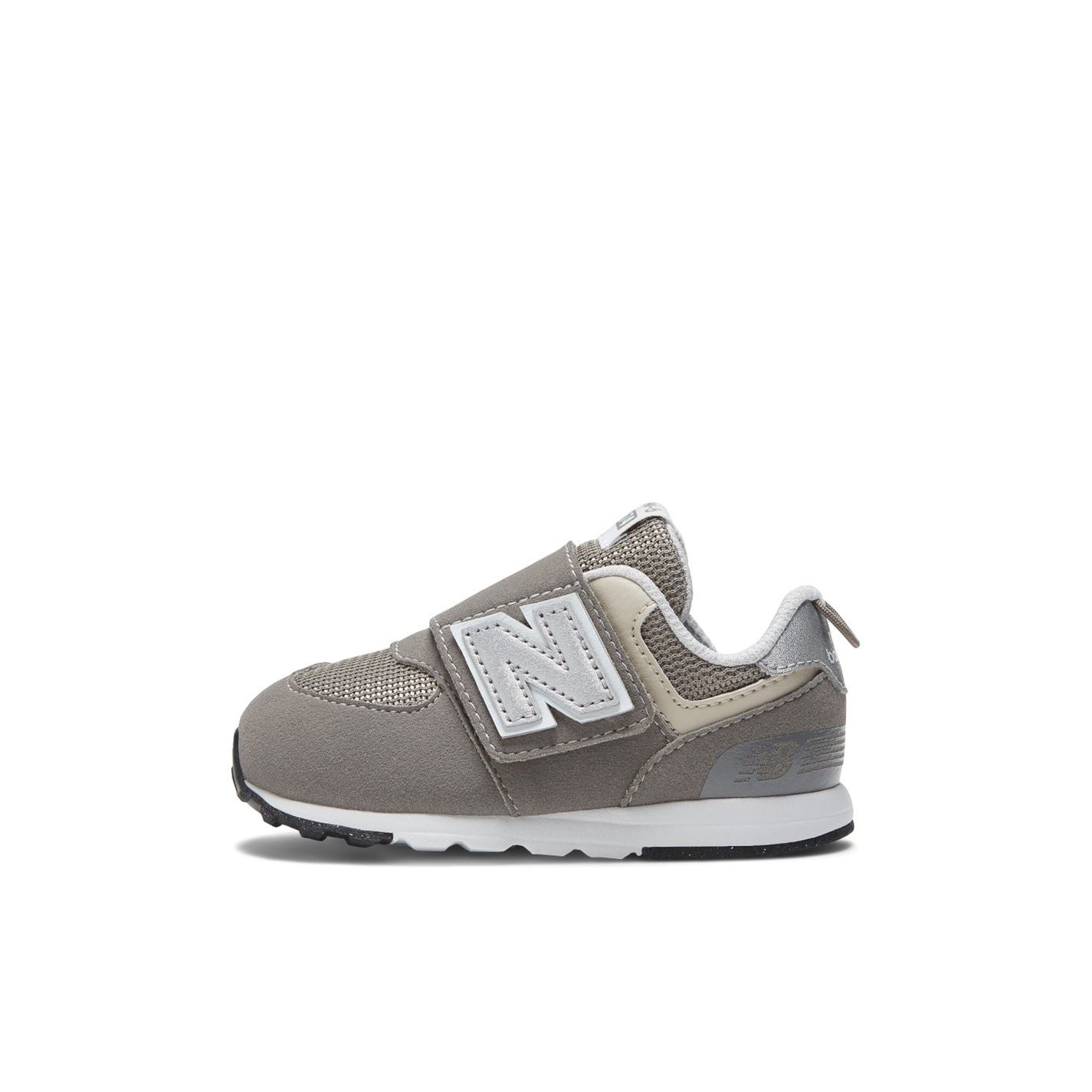 New Balance Wide Low Top Sneakers