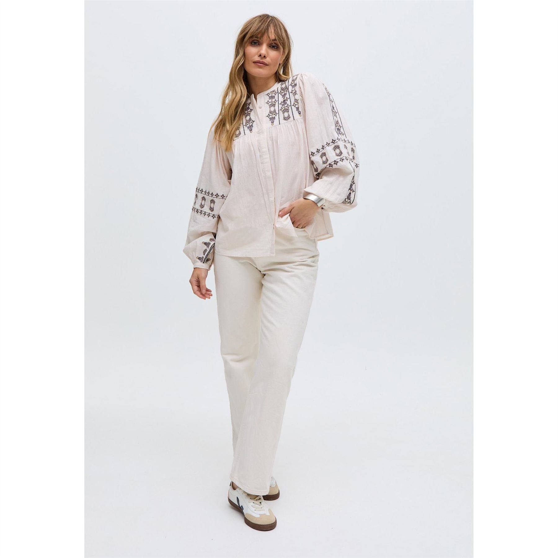 Raffya Embroidered Ballon Sleeve Shirt In Cream