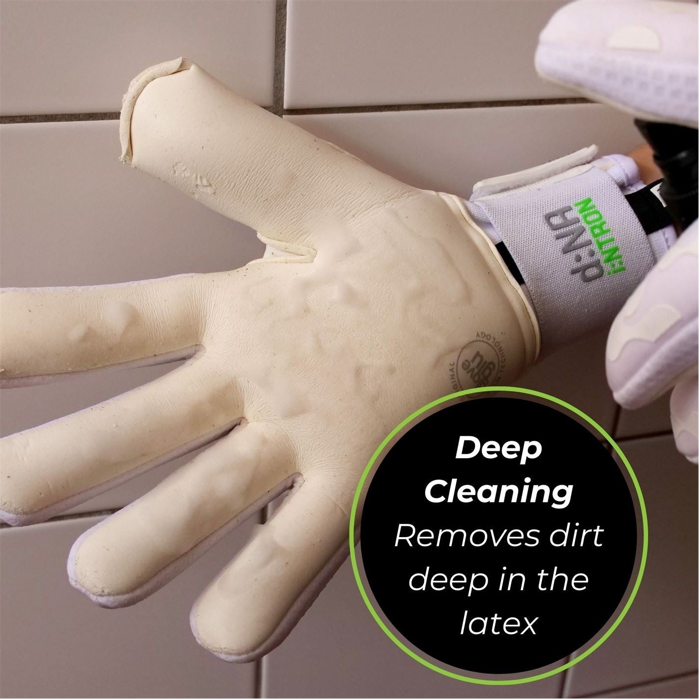 Glove Glu N Wash Goalkeeper Glove Kit