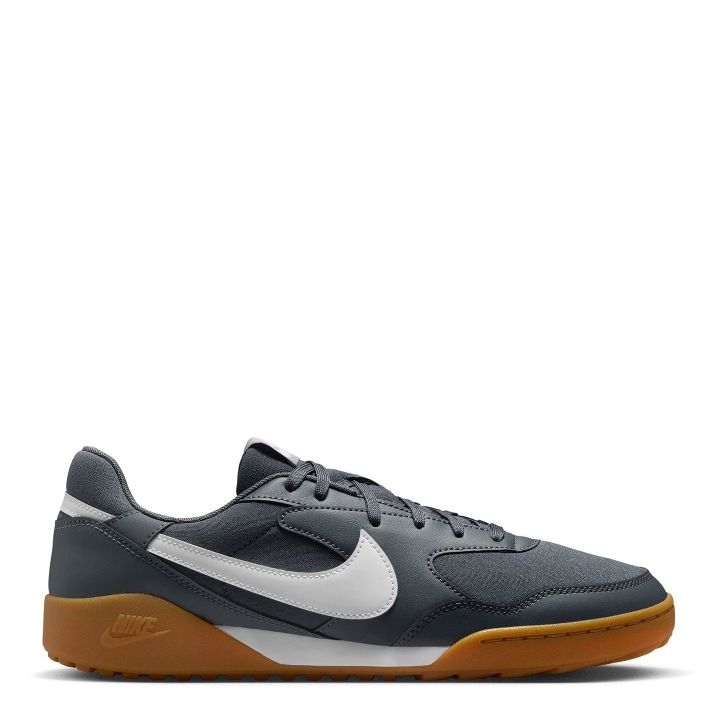 Nike Terra Manta  Round Toe Low Top Sneakers
