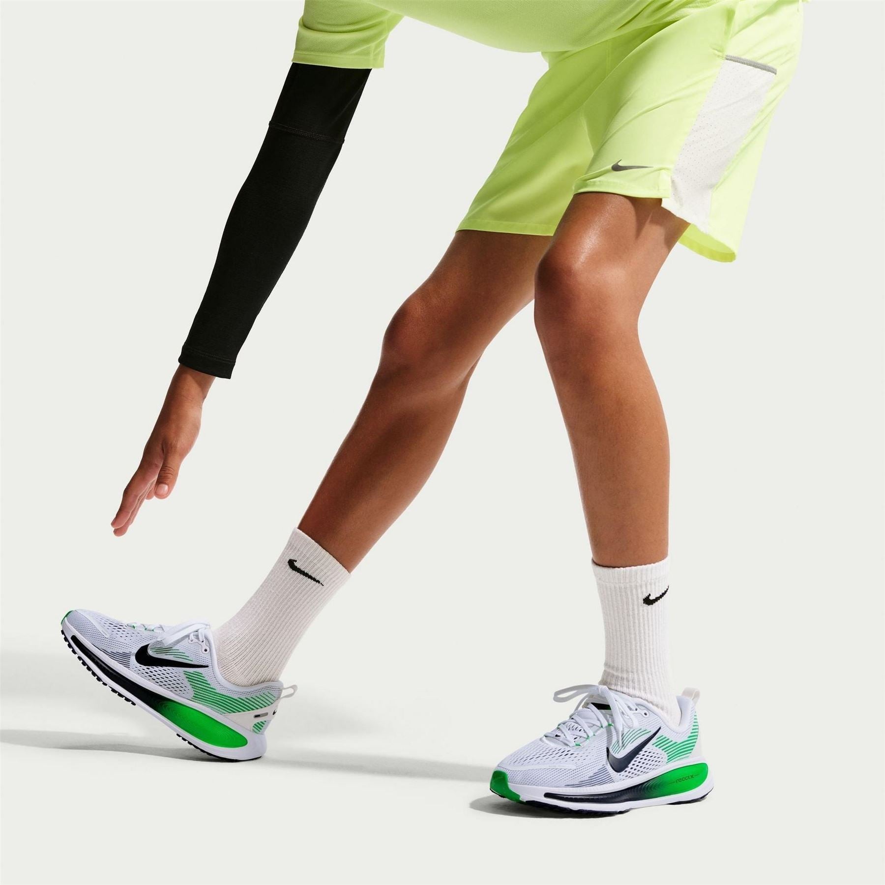 Nike Vomero 18 Trainers Juniors