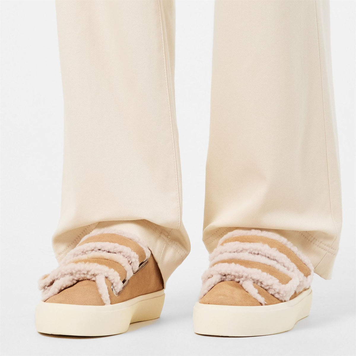 Inuikii Shearling Velcro Low Top Sneakers
