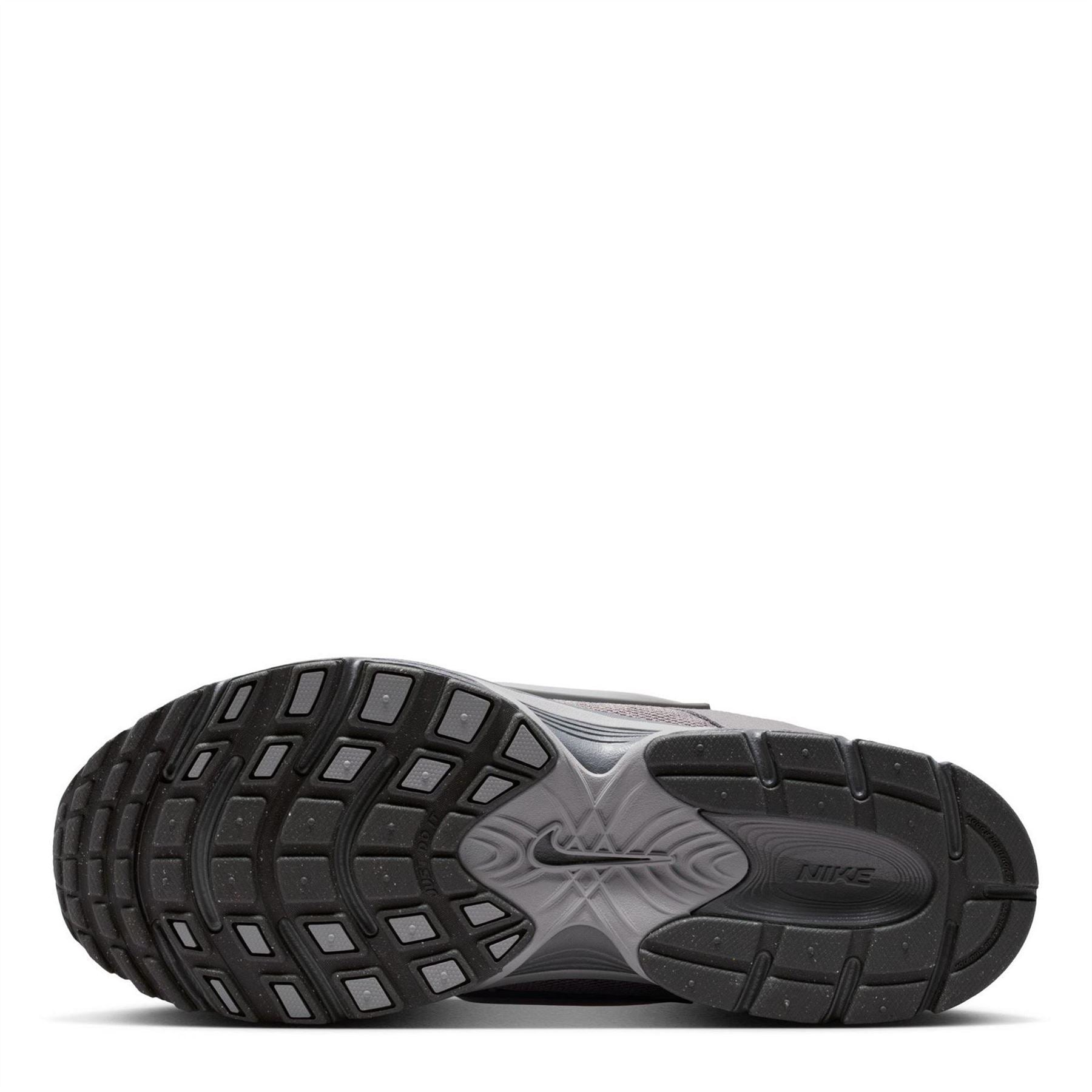 Nike Vomero 5 Running Flat Heel Trainers