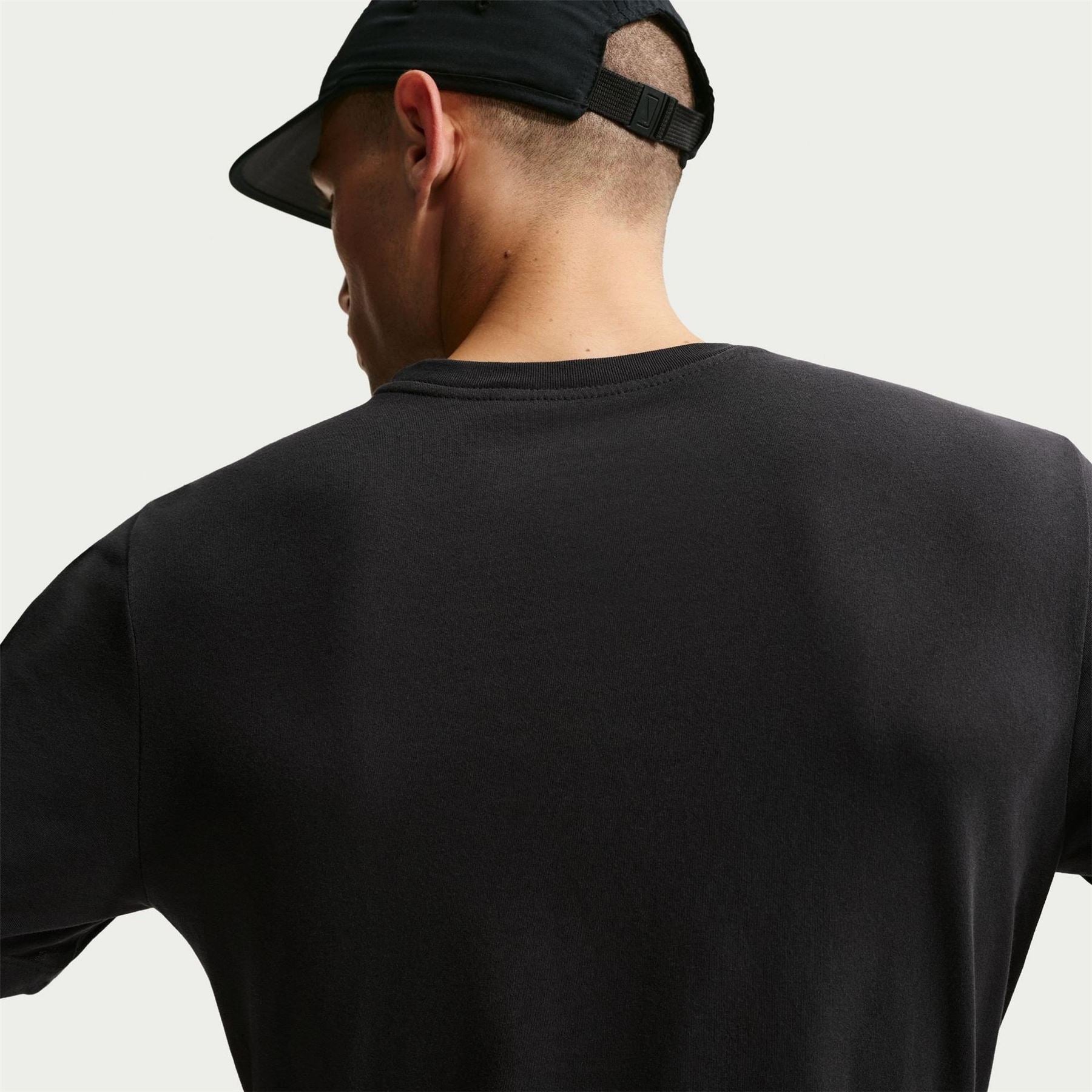 Nike Bold Logo Graphic Crew Neck Short Sleeve T-Shirt