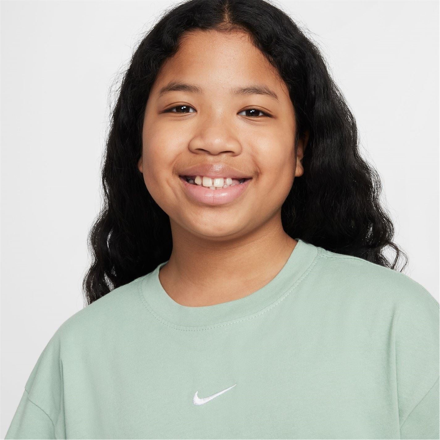 Nike Sportswear Big Kids (girls) T-Shirt
