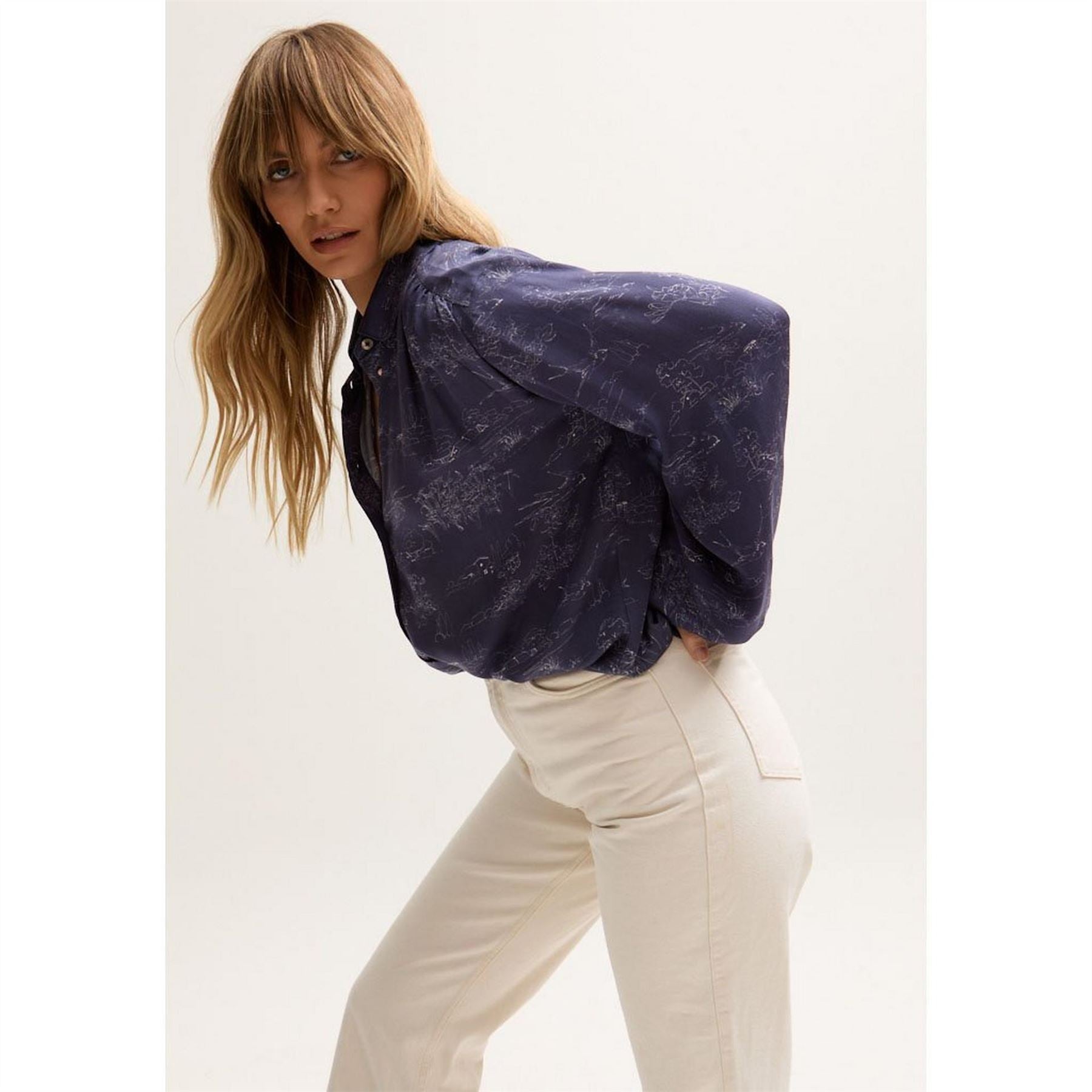 Lily and Lionel Peter Pan Collar Tonal Foulard PrinT-Shirt In Blue