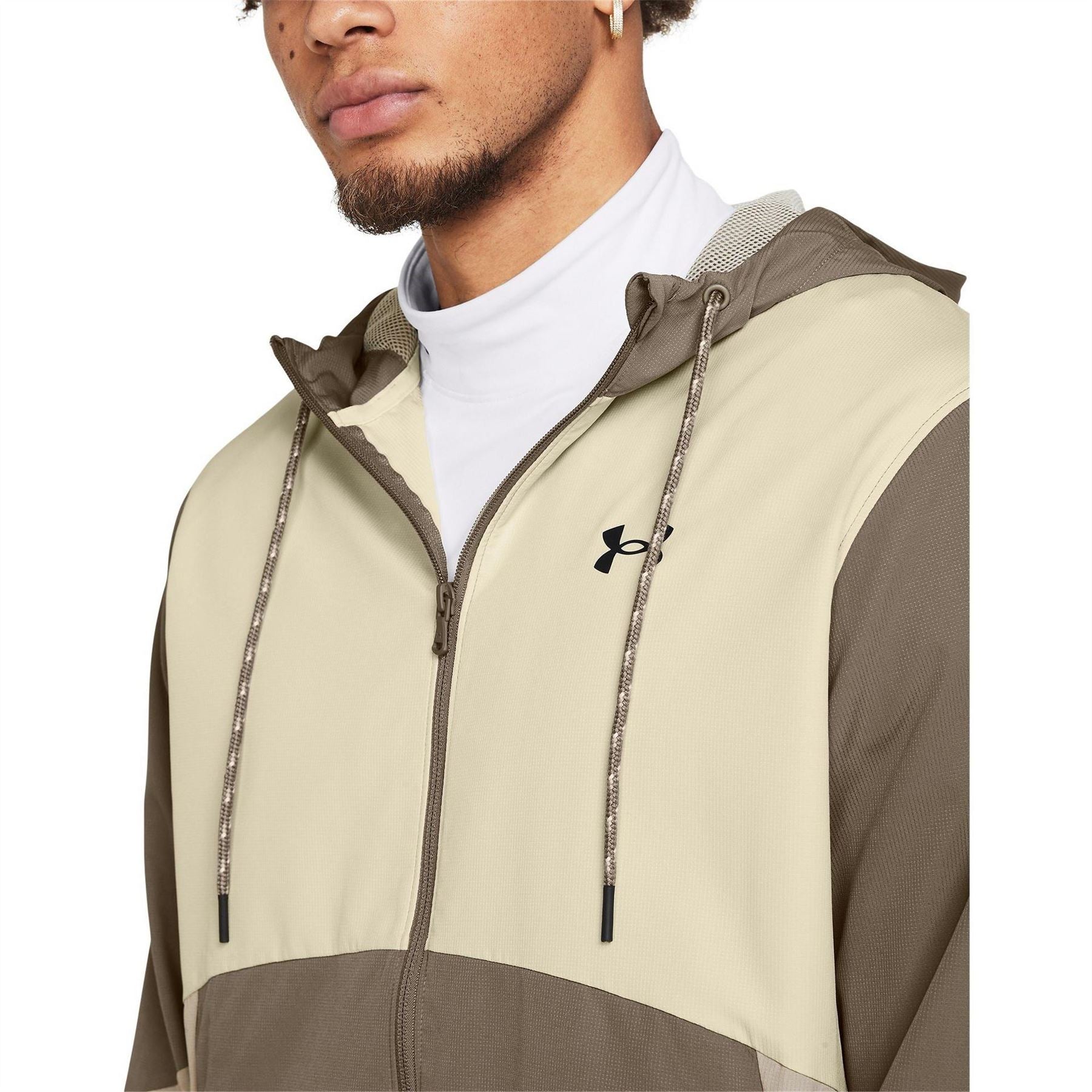 Under Armour  Legacy Lightweight Windproof Windbreaker