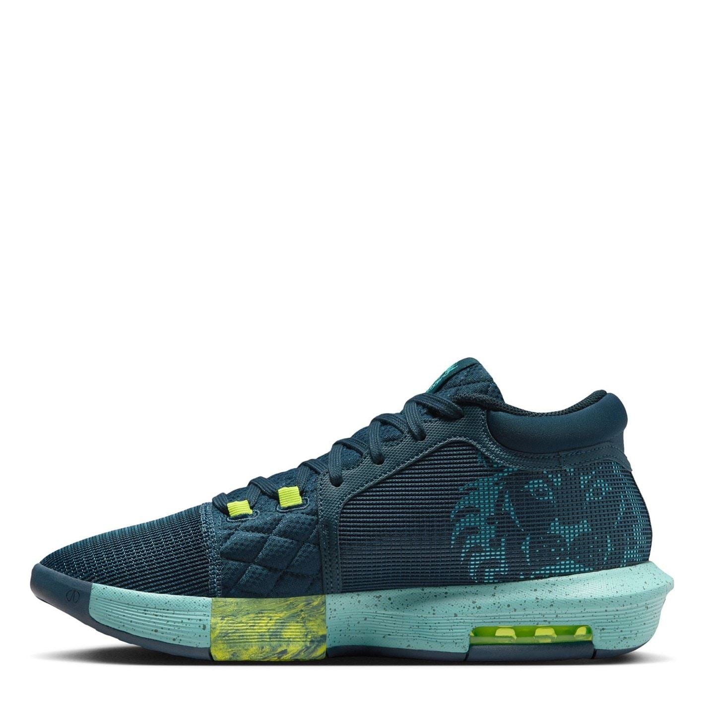 Nike Lebron Witness VIII Mid Top Basketball Sneakers